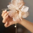 thumbnail image 4 of Adornos para el pelo con flores de seda modernas de Super Fairy, gasa multicapa, horquilla para el pelo con flecos en forma de U, para la cabeza de Marubeni dulce Mori, 4 of 5