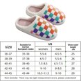 thumbnail image 2 of Zapatillas de interior peludas a cuadros, cómodas zapatillas de felpa con punta cerrada para el invierno, 2 of 9