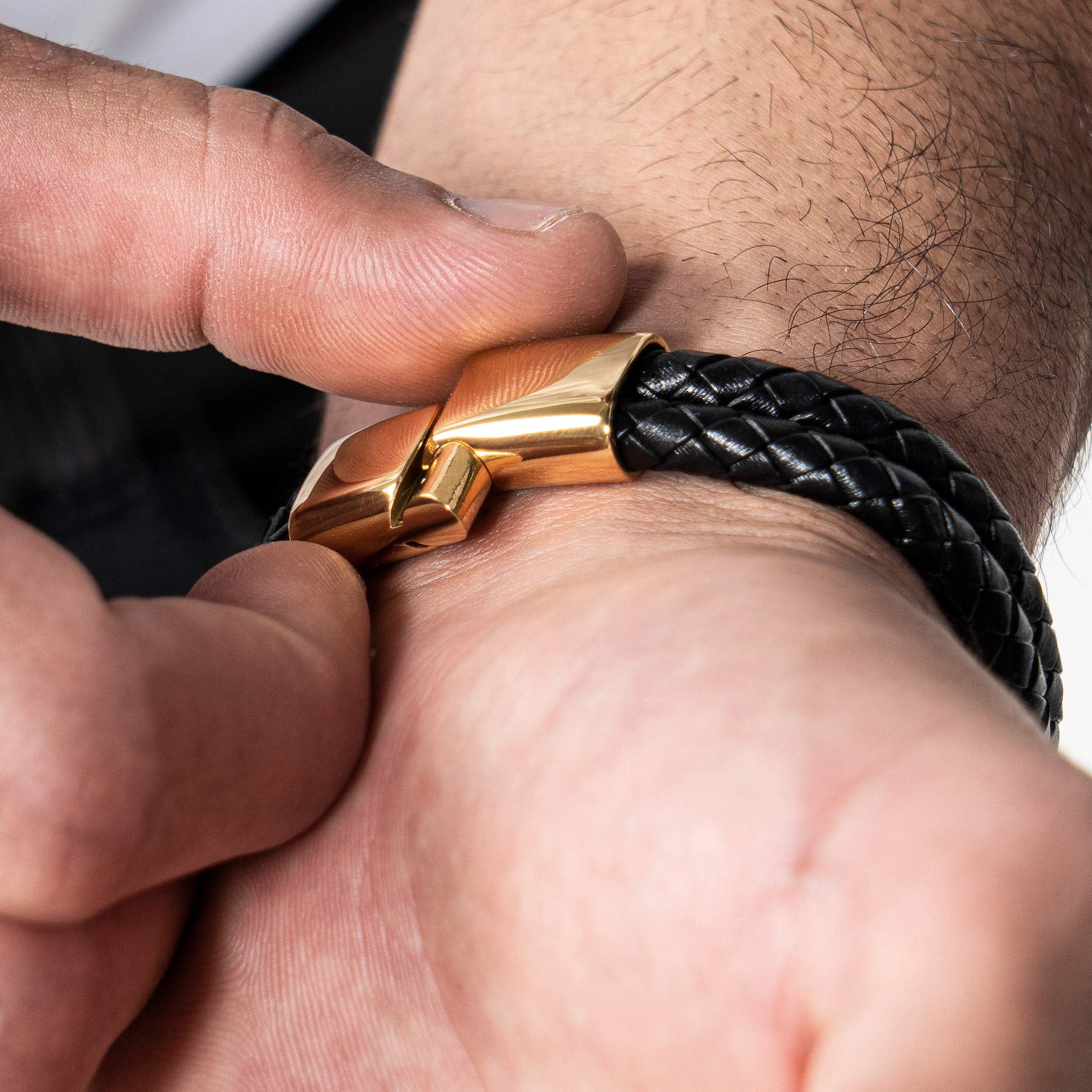 SERASAR Leather Bracelet for Men "Double" with stainless steel magnetic closure, Gold 20cm, including gift box