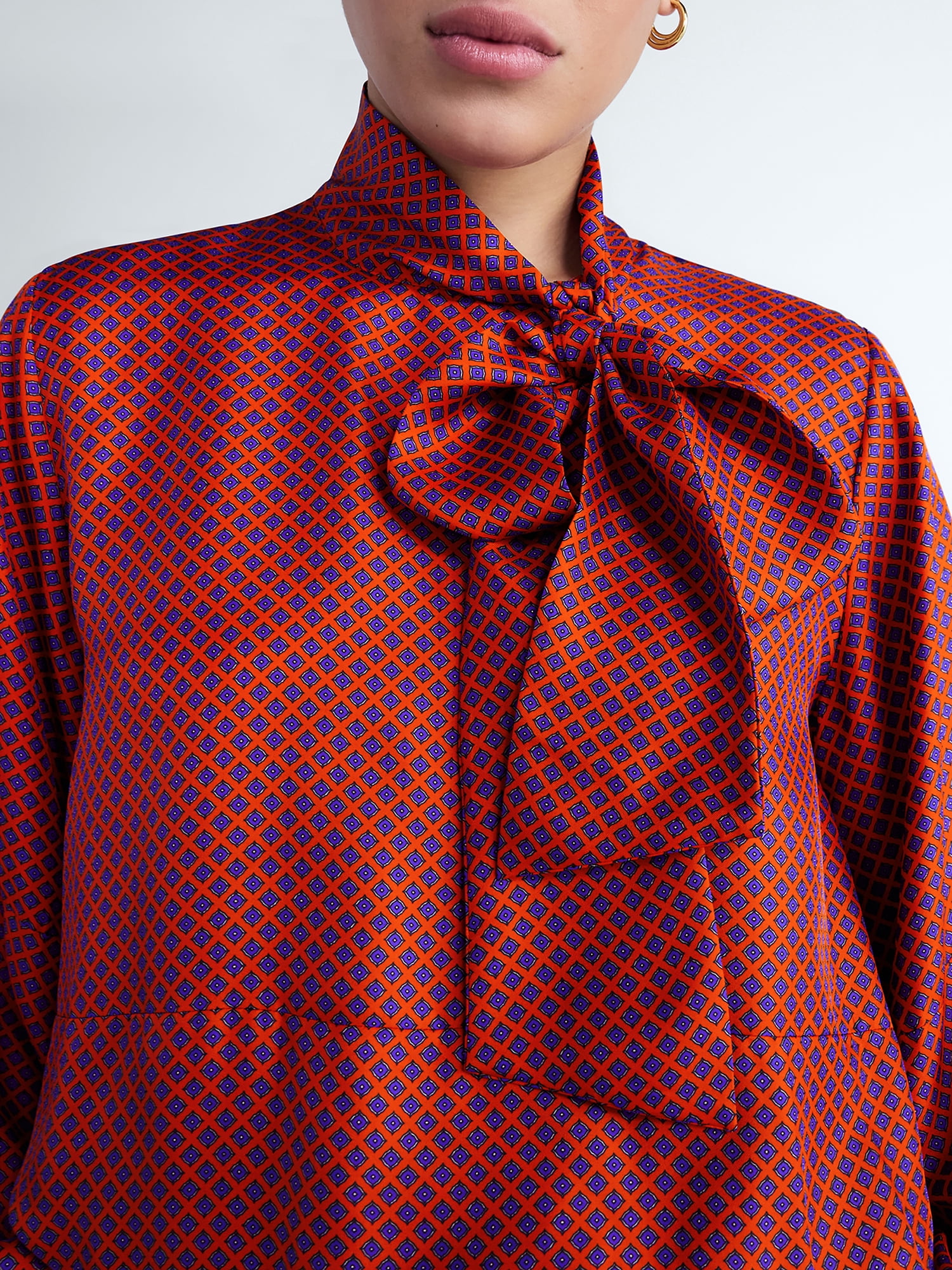 Free Assembly Women's and Women's Plus Silk Tie Neck Top with Long Sleeves, Sizes XXS-4X