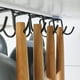 thumbnail image 5 of Estante para tazas bajo estantería - Organizador metálico de 12 ganchos para armarios, ollas, sartenes y utensilios de cocina, negro o blanco, 5 of 6