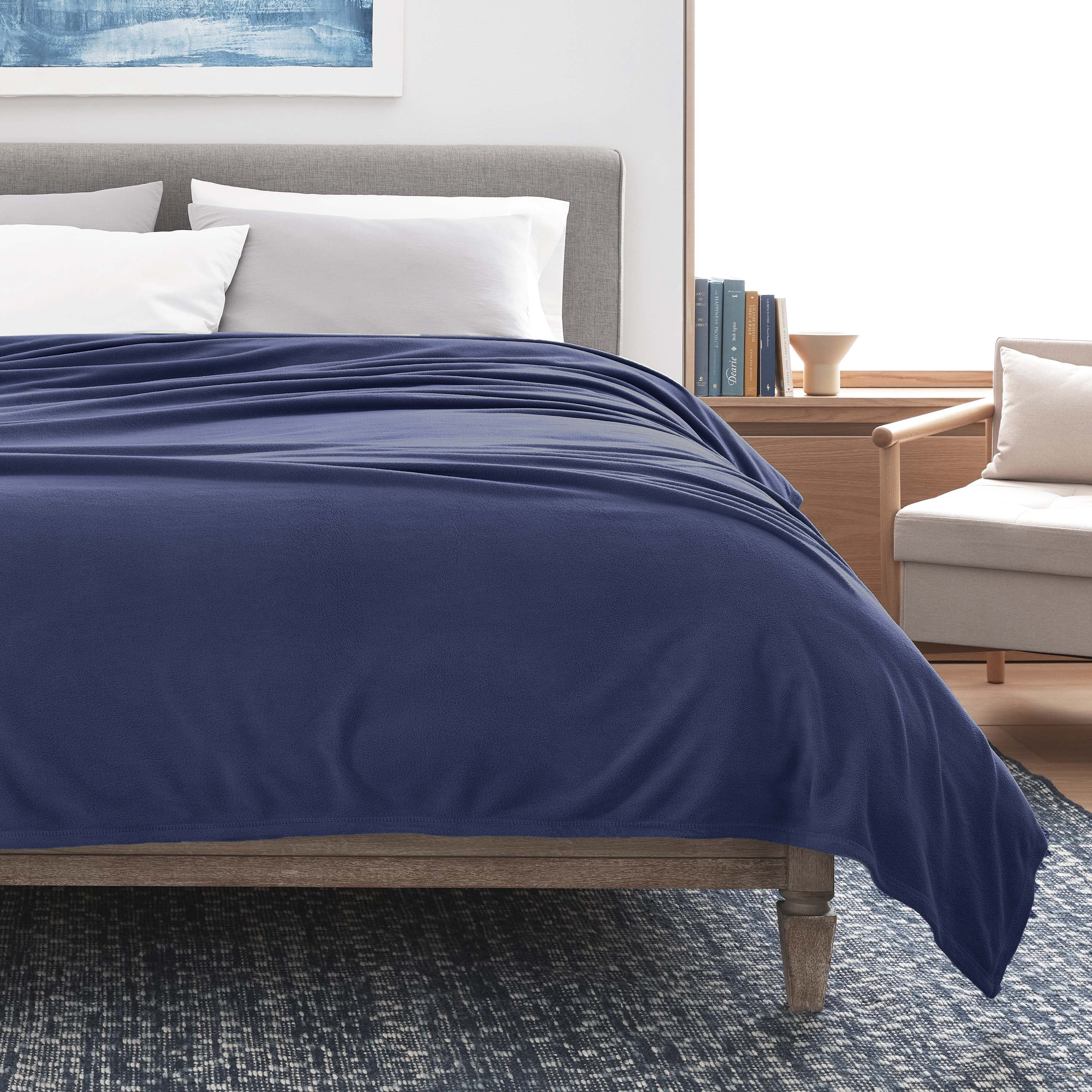 Soft All-Season Microfleece Bed Blanket – Lightweight Cozy Throw – King Size – Navy