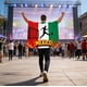 thumbnail image 1 of Mantón con bandera para aficionados del Mundial 2026 | Equipo de apoyo para el fútbol de EE. UU., Canadá y México | Bandera de poliéster para partidos de fútbol y tailgating, 1 of 5