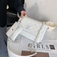 thumbnail image 2 of Bolso pequeño a cuadros para mujer, nuevo estilo de tendencia 2025, versión coreana, bolso de mujer a la moda, bolso de cadena para mujer, bolso bandolera., 2 of 4
