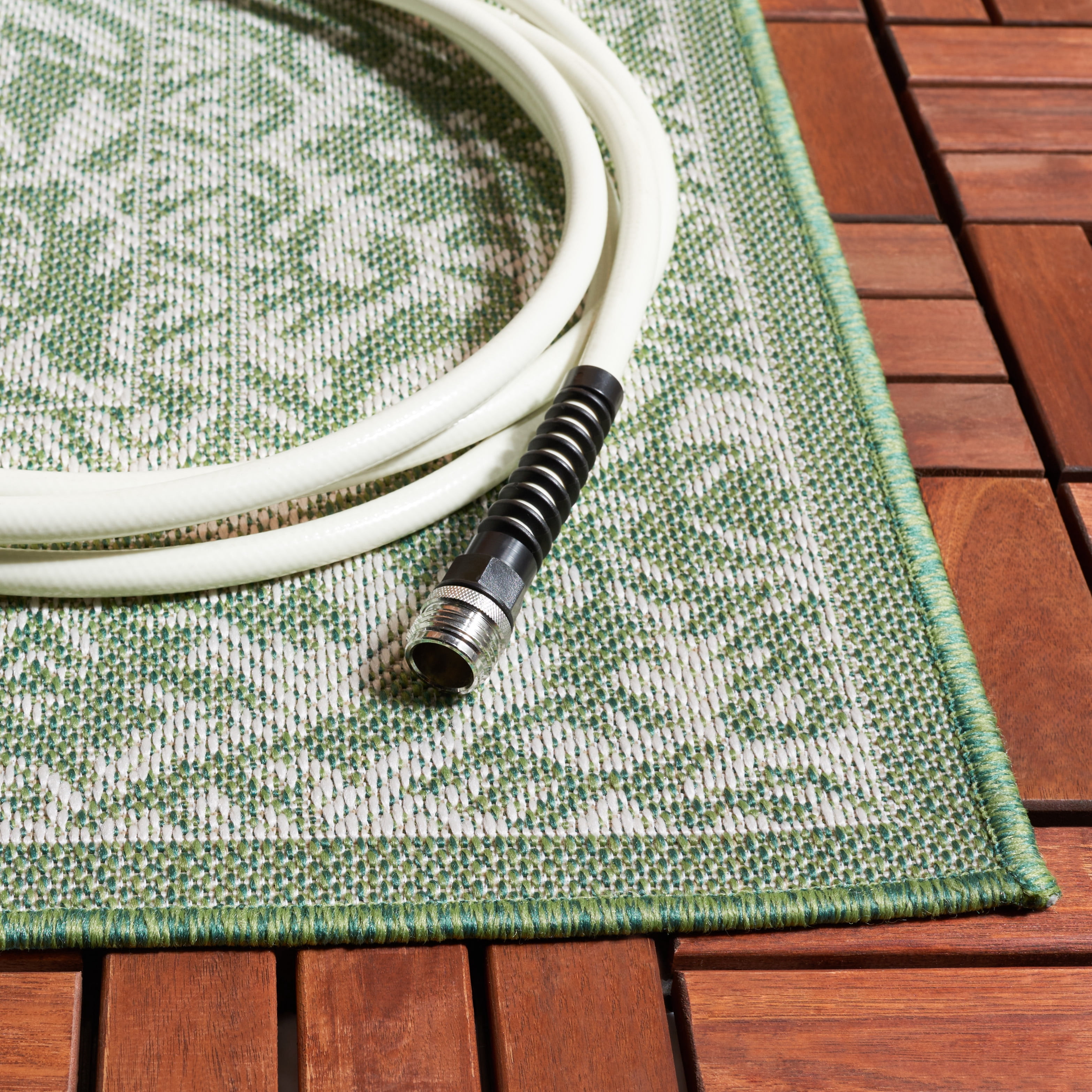 SAFAVIEH Machine Washable Rug Indoor/Outdoor Bermuda Collection - Bermuda Michael Oriental Indoor/Outdoor Area Rug, Green/Ivory, 9' x 12'