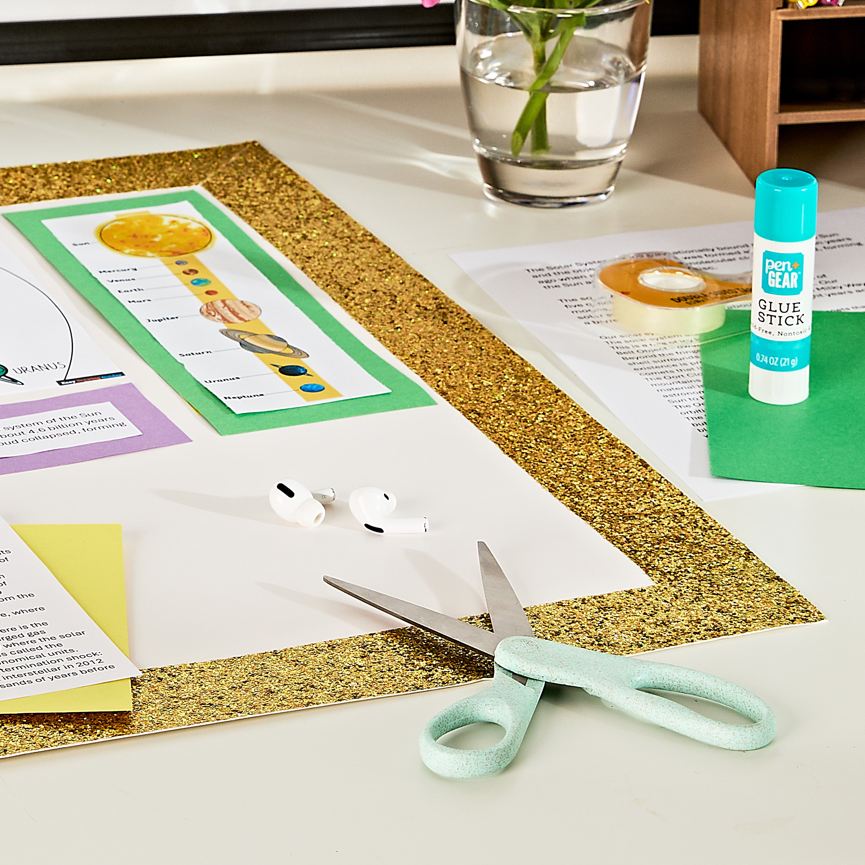Pen+Gear Premium Heavyweight White Poster Board with Glitter Frame, 22" x 28"
