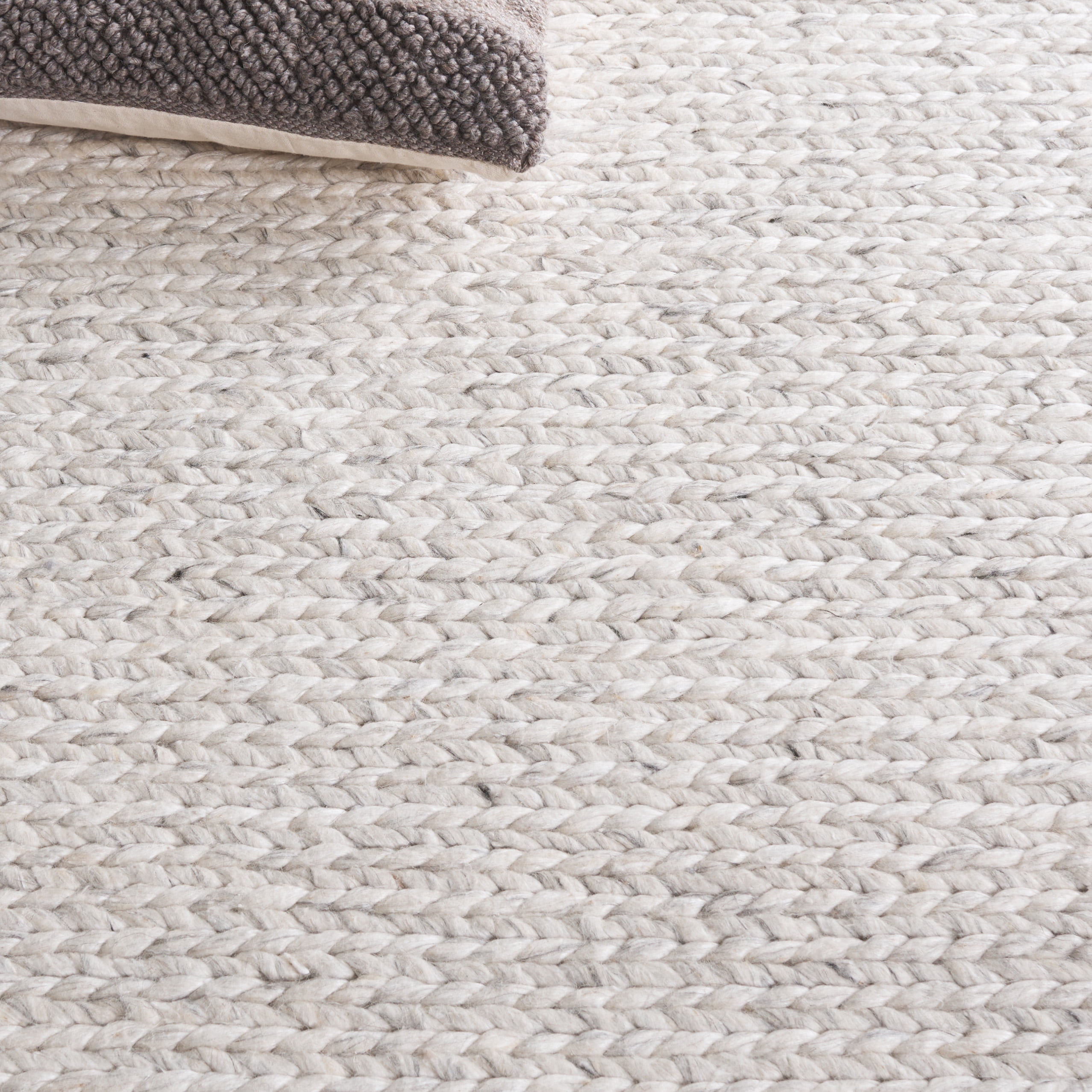 SAFAVIEH Natura Bedinn Distressed Area Rug, Light Gray/Beige, 6' x 9'