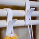 thumbnail image 4 of ganchos de plástico blancos para toallas, ganchos para armario PS, ganchos para toallas de baño, 4 of 5