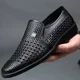 thumbnail image 4 of Mocasines de primavera para hombre, zapatos de cuero para hombre, zapatos Oxford transpirables con agujeros de verano, zapatos informales para hombre, zapatos de vestir formales sin cordones para homb, 4 of 5