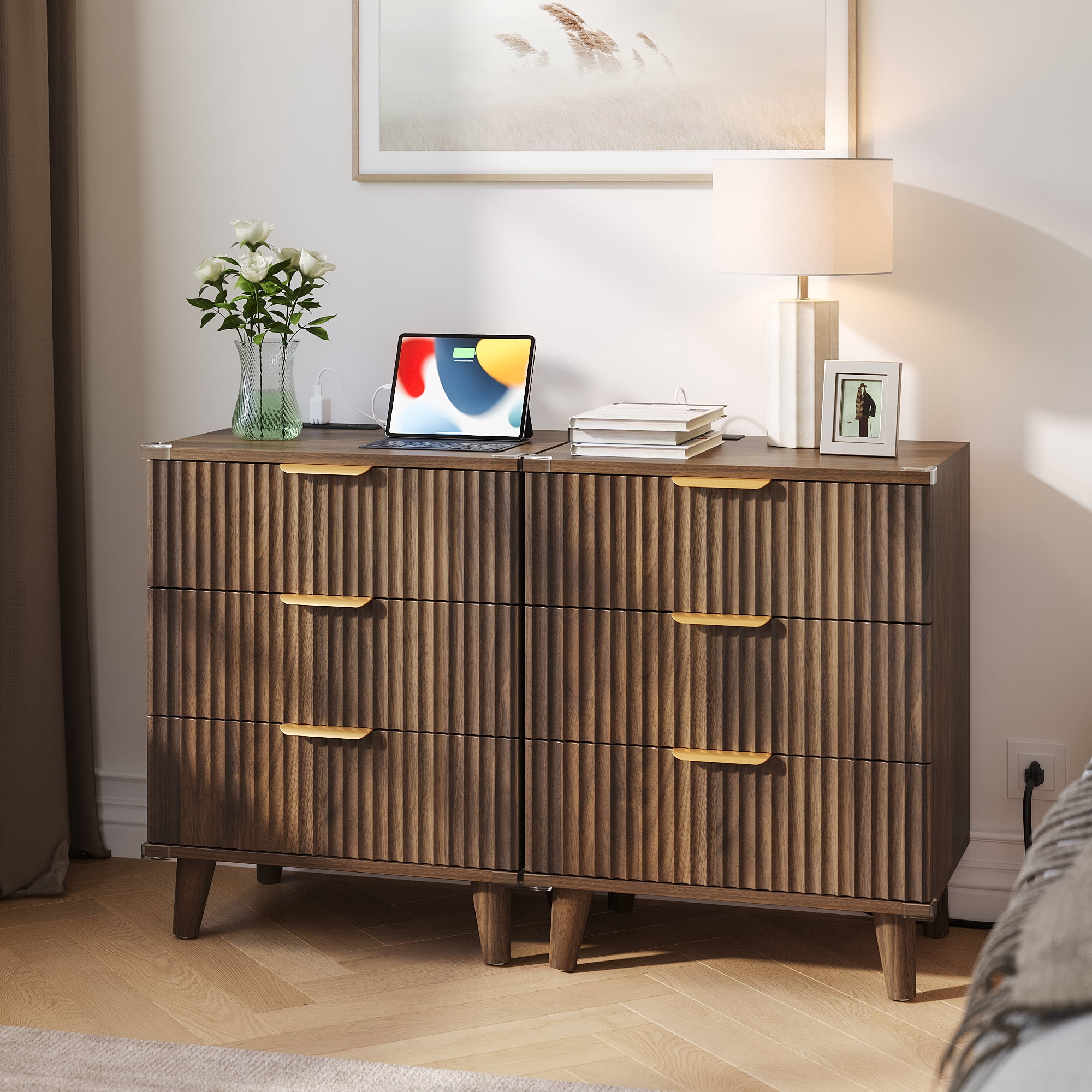 Aufeile Nightstand with Charging Station, 3 Drawer Nightstand for Bedroom, Fluted Bedside Table with USB Ports, Modern Wood Bedroom Side Table with Drawers, Walnut
