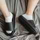 thumbnail image 2 of Cloud Slides para Mujer y Hombre - Pantuflas de Ducha Sandalias de baño - Extremadamente cómodas - Suela Gruesa Acolchada negro 44-45 brillar  Electrónica, 2 of 4