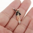 thumbnail image 4 of Figuras de medallas de carrera a escala 1:64, diorama, gorra de béisbol, pintura, grafiti, juguetes de regalo Chica de abrigo negro, 4 of 7