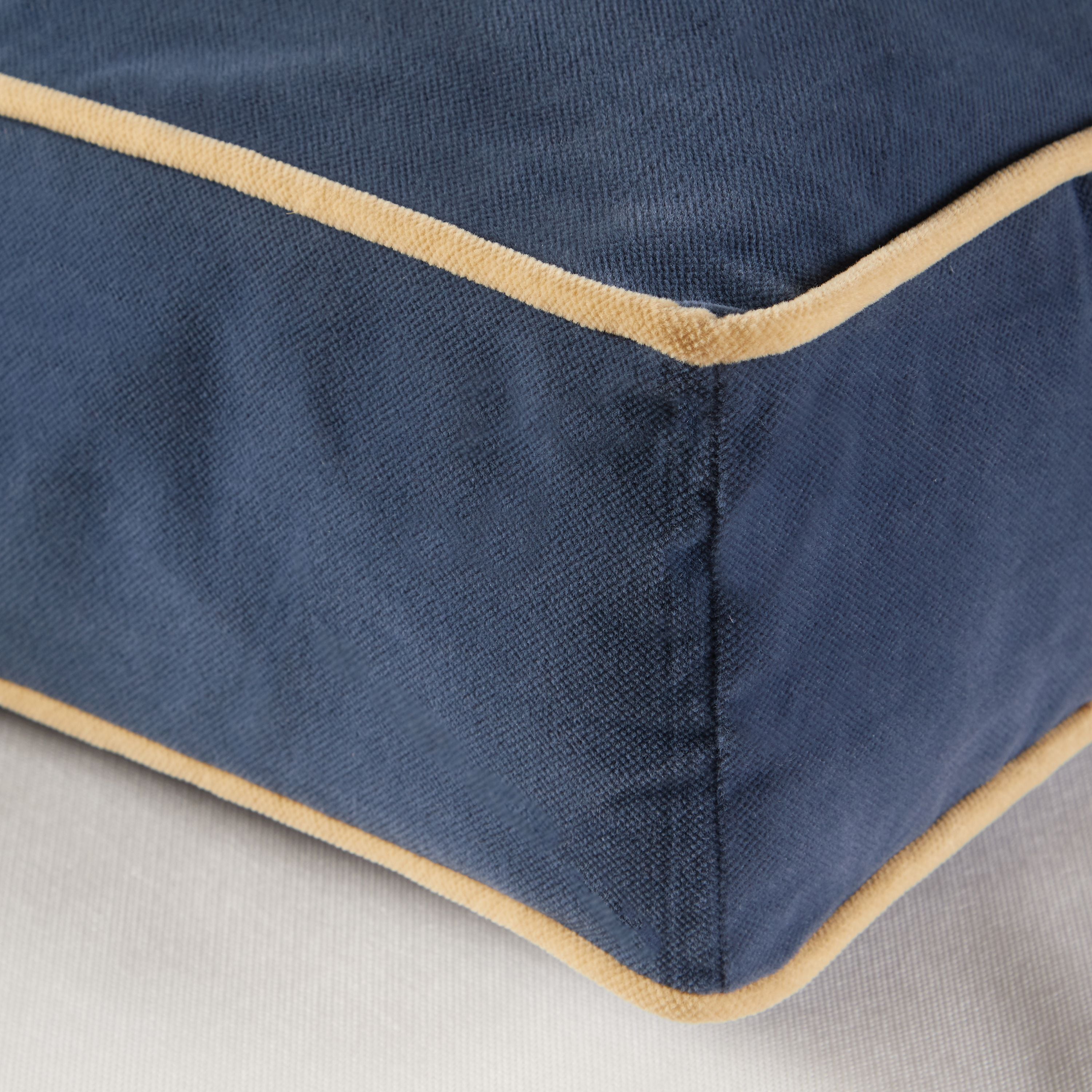 Happy Hounds Buster Rectangle Pillow Style Dog Bed, Denim, Medium (42 x 30 in.)