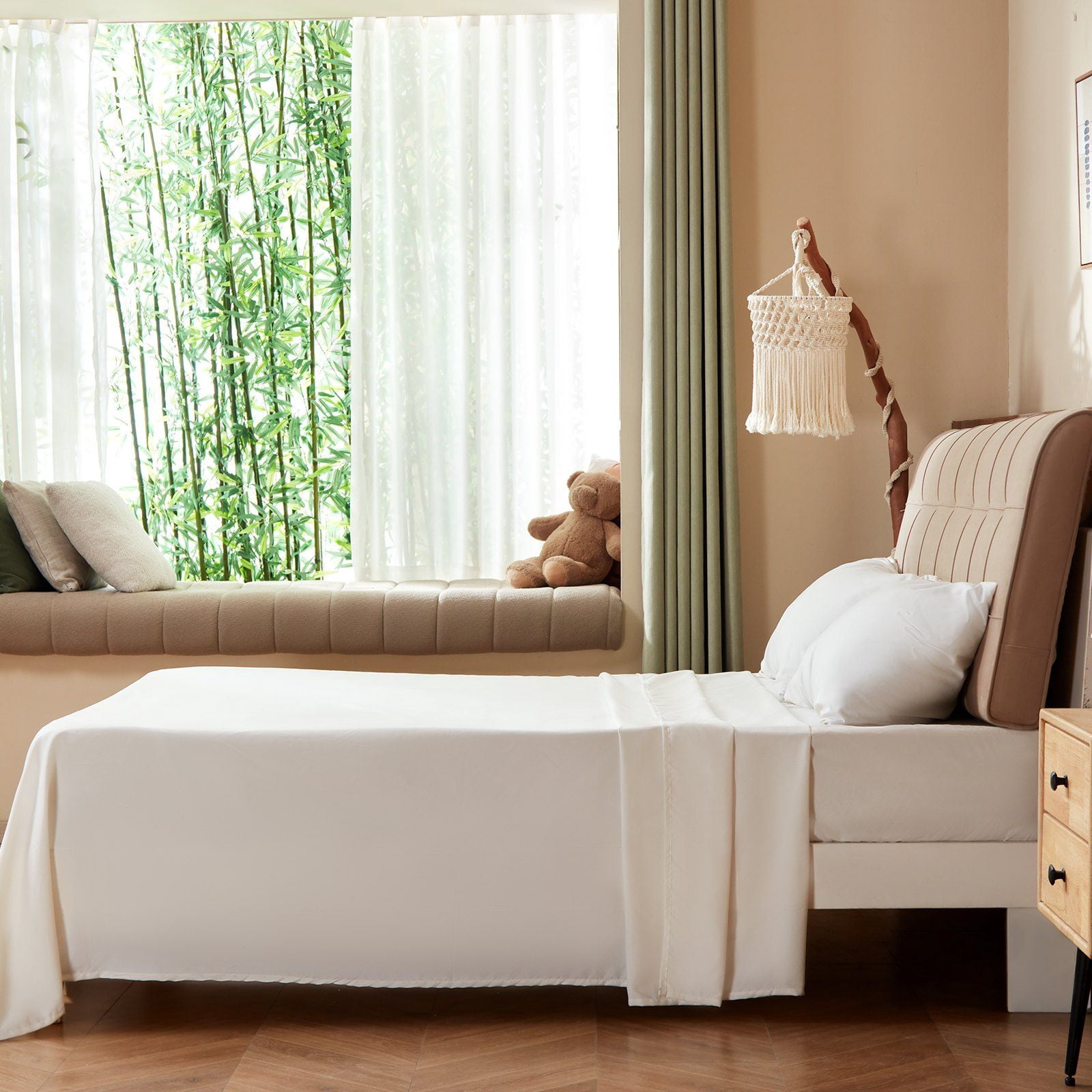4-Piece Queen Bed Sheet Set 100% Bamboo Fiber Bedding with 16" Deep Pocket, Includes 2 Pillowcases, 1 Flat Sheet, 1 Fitted Sheet, Cooling, Breathable, Skin-Friendly, Durable, Machine Washable, Cozy