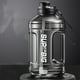thumbnail image 1 of Botella de agua deportiva de gran capacidad 1.8L/2.8L | Hervidor de plástico con pajita | Cucharón de tonelada a prueba de fugas | Negro | Libre de BPA | Jarra de hidratación para acampar en el, 1 of 8