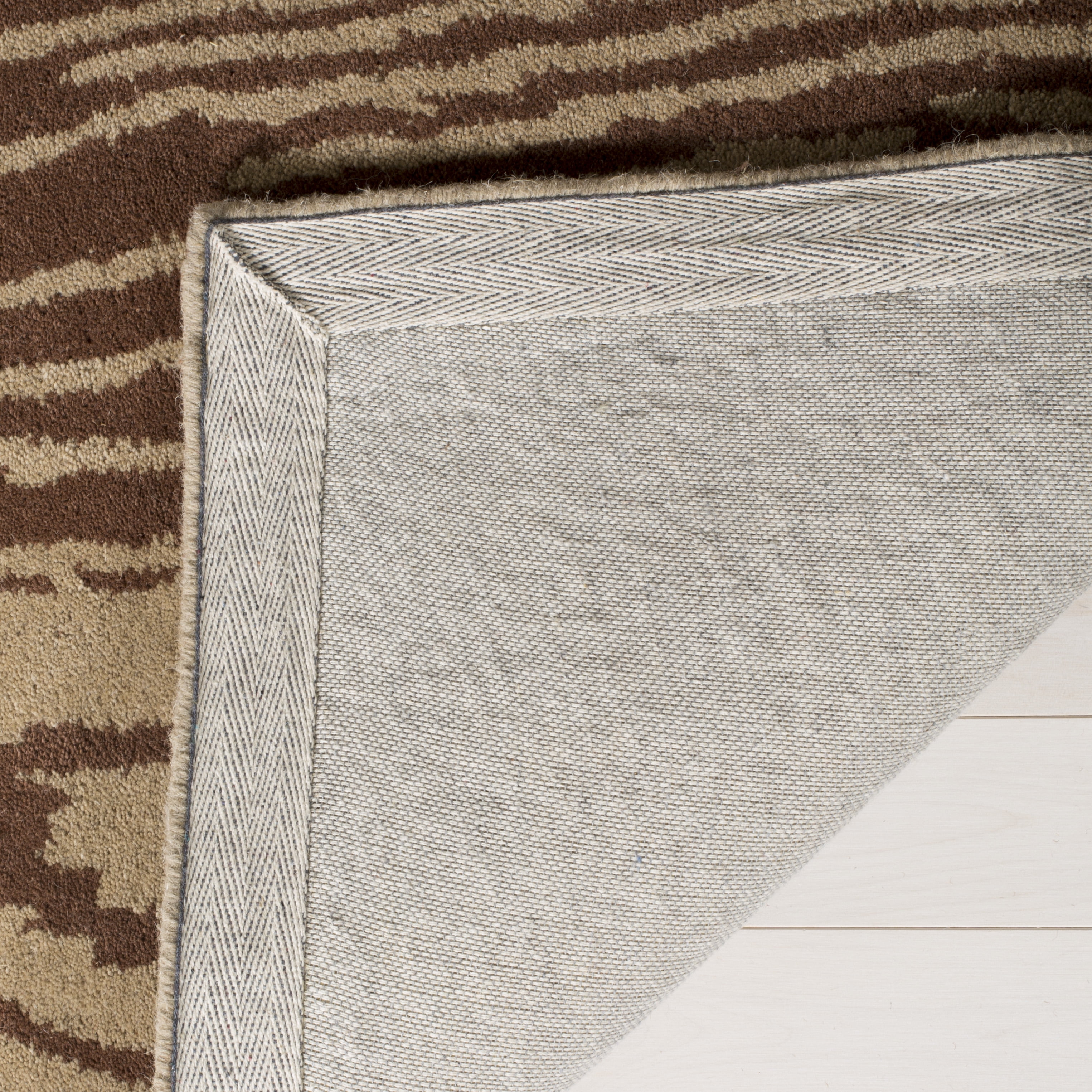 SAFAVIEH Martha Stewart Layered Faux Bois Woodworks Wool Area Rug, Sequoia, 4' x 6'