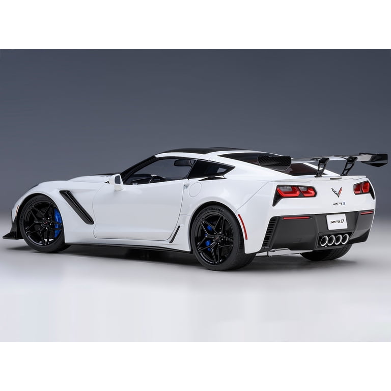 た*ん様 1/8GT CORVETTE C7R ホイルベース325mm 2019 Chevrolet Corvette C7 ZR1 Arctic White with Carbon Top 1/18