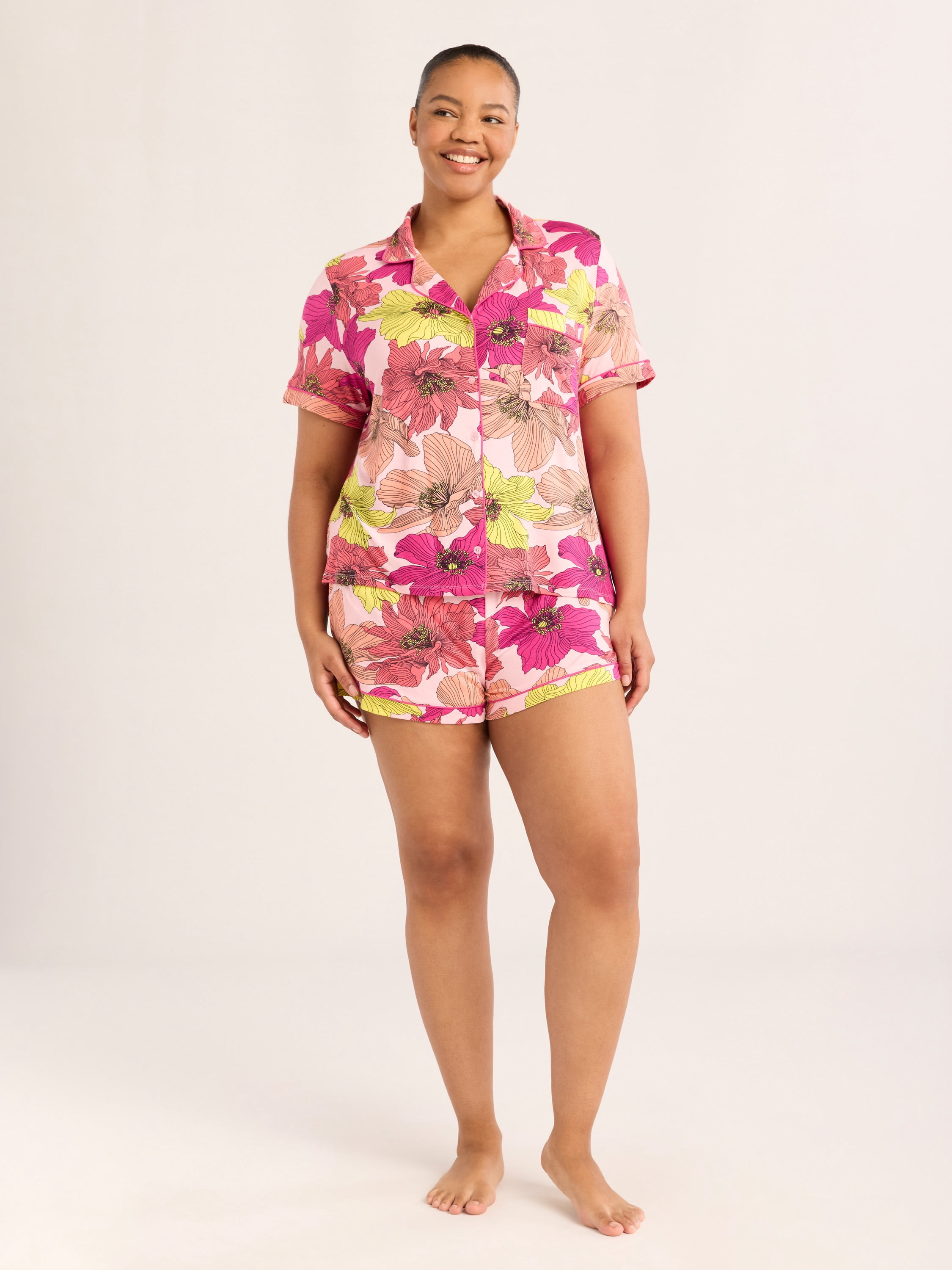 Joyspun Women’s Notch Collar Top and Shorts Pajama Set with Piping, 2-Piece, Sizes XS-3X