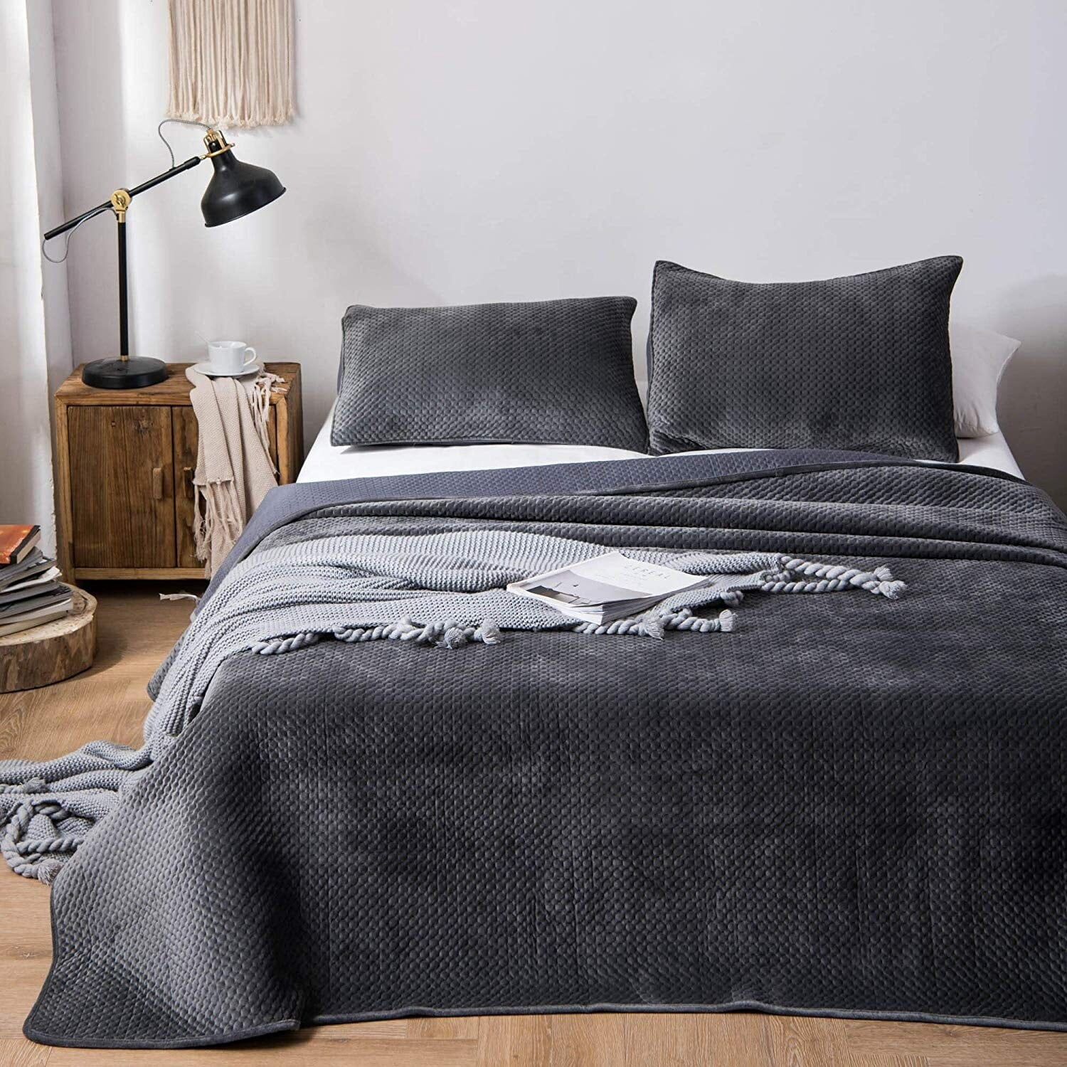 Kasentex  All Season Plush Poly Velvet Lavish Design Quilt Set Soft and Warm Machine Washable Coverlet Grey Queen