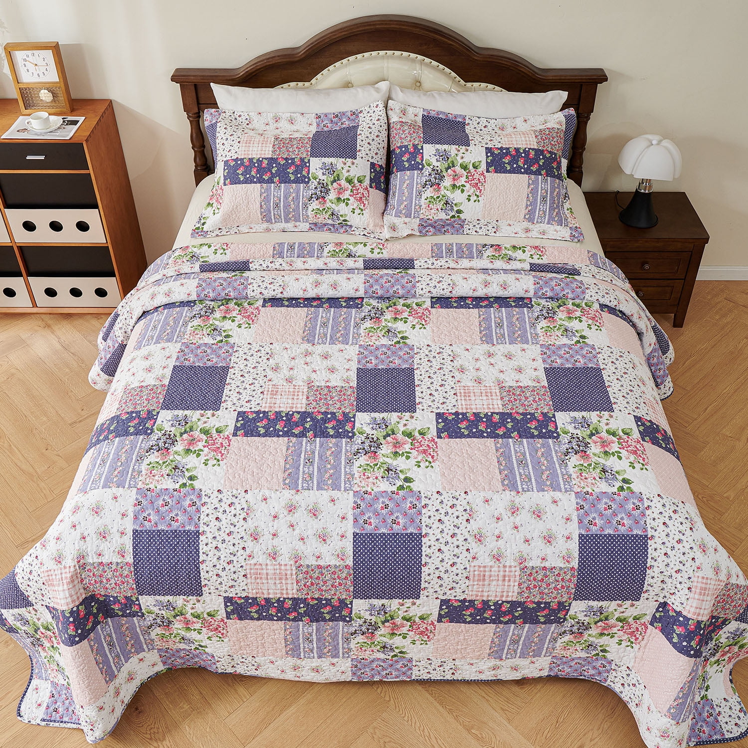 Evenhug Quilts 3-Piece Square Multi-Color Floral Patchwork King Quilt Set With 2 Shams