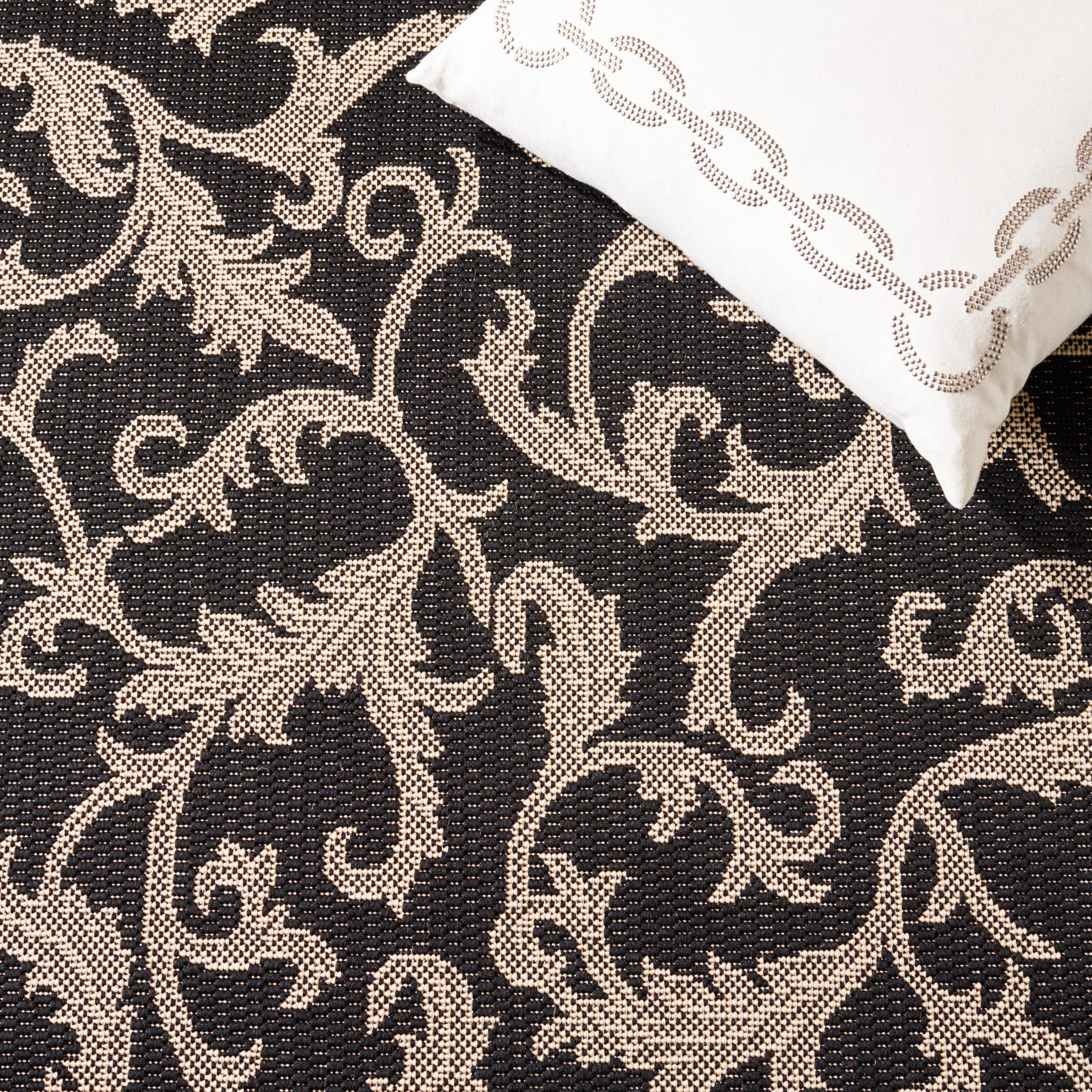 Safavieh Courtyard Kevin Floral Indoor/Outdoor Area Rug, Black/Sand, 2'7" x 5'
