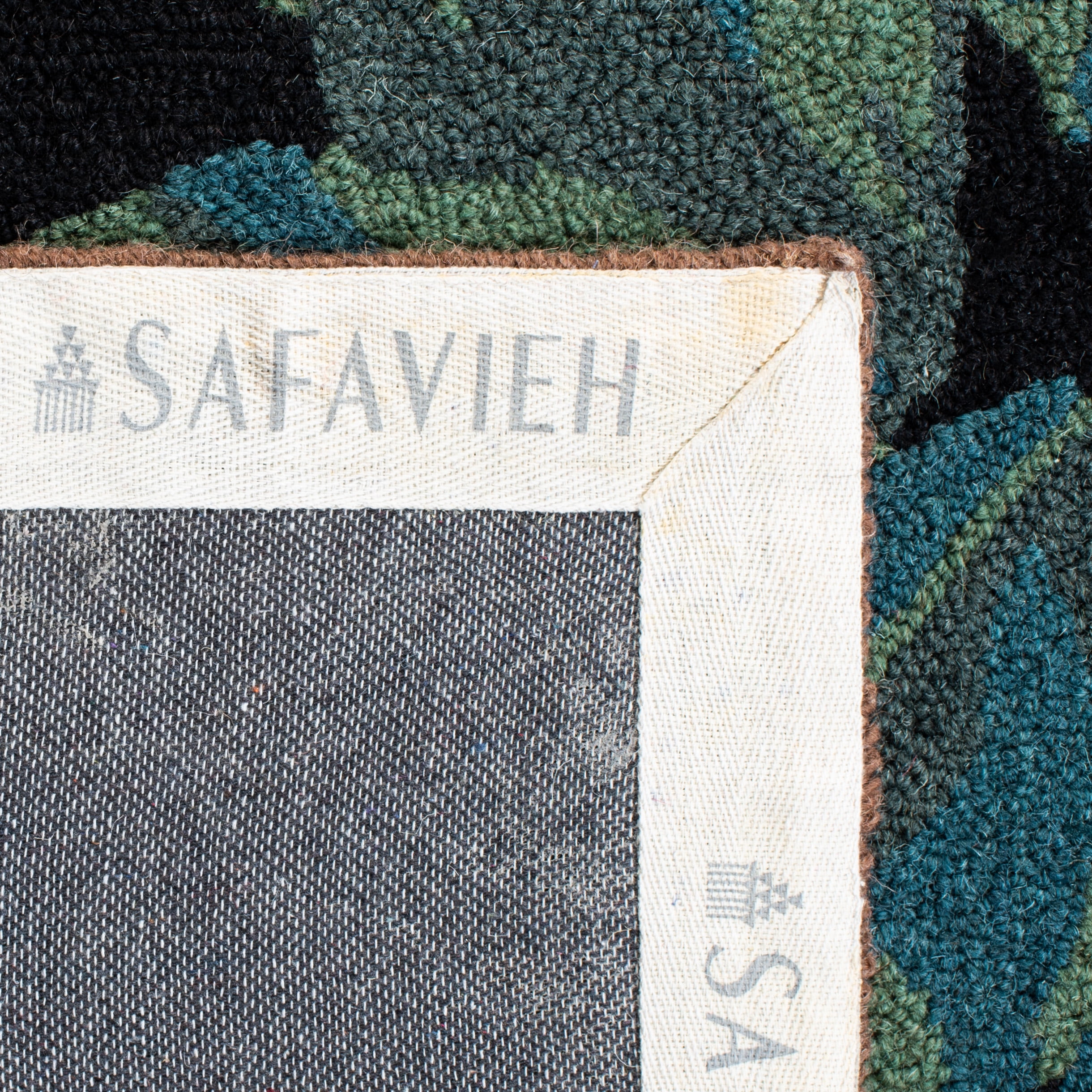 Safavieh Chelsea Dewayne Bordered Wool Runner Rug, Black, 2'6" x 12'