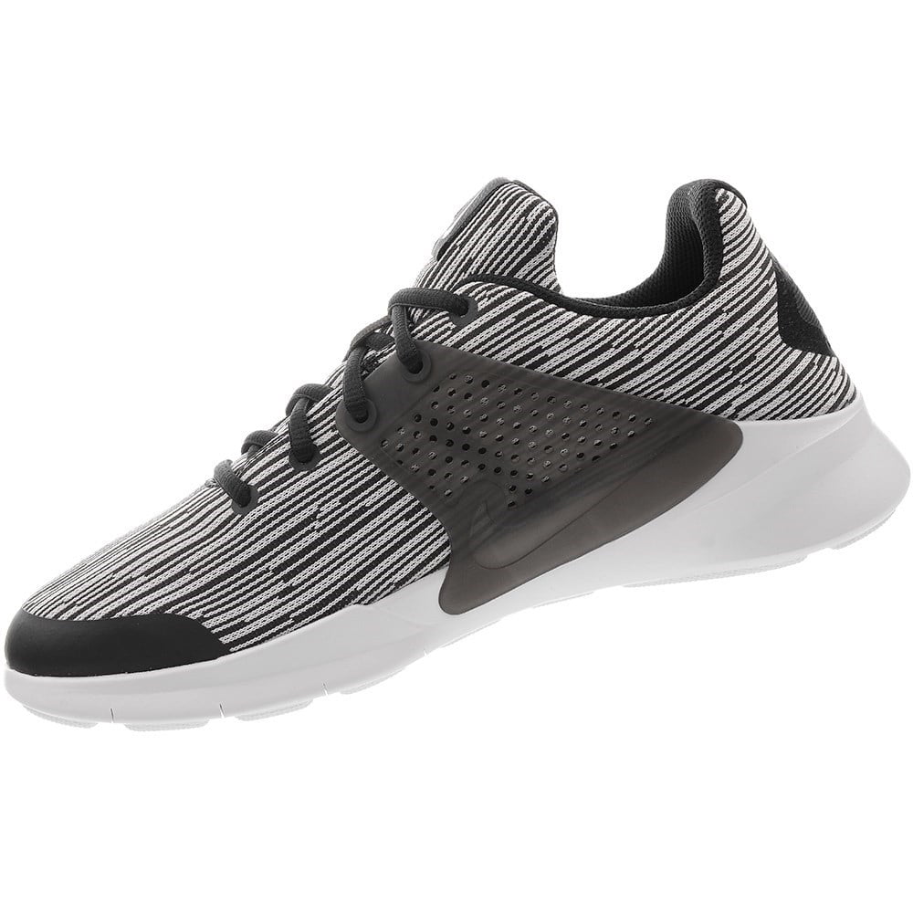 nike arrowz se