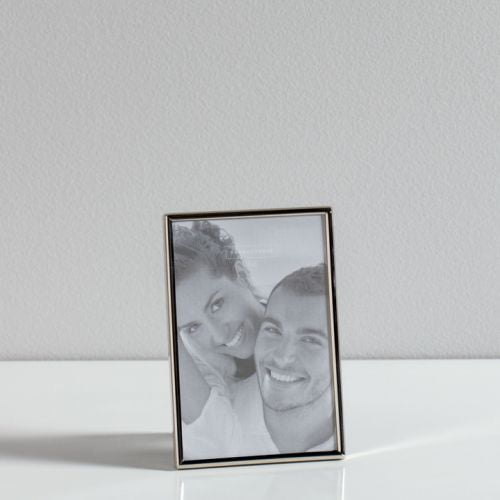 Torre & Tagus Lino Silver Trim Frame - 4"x6", Metal