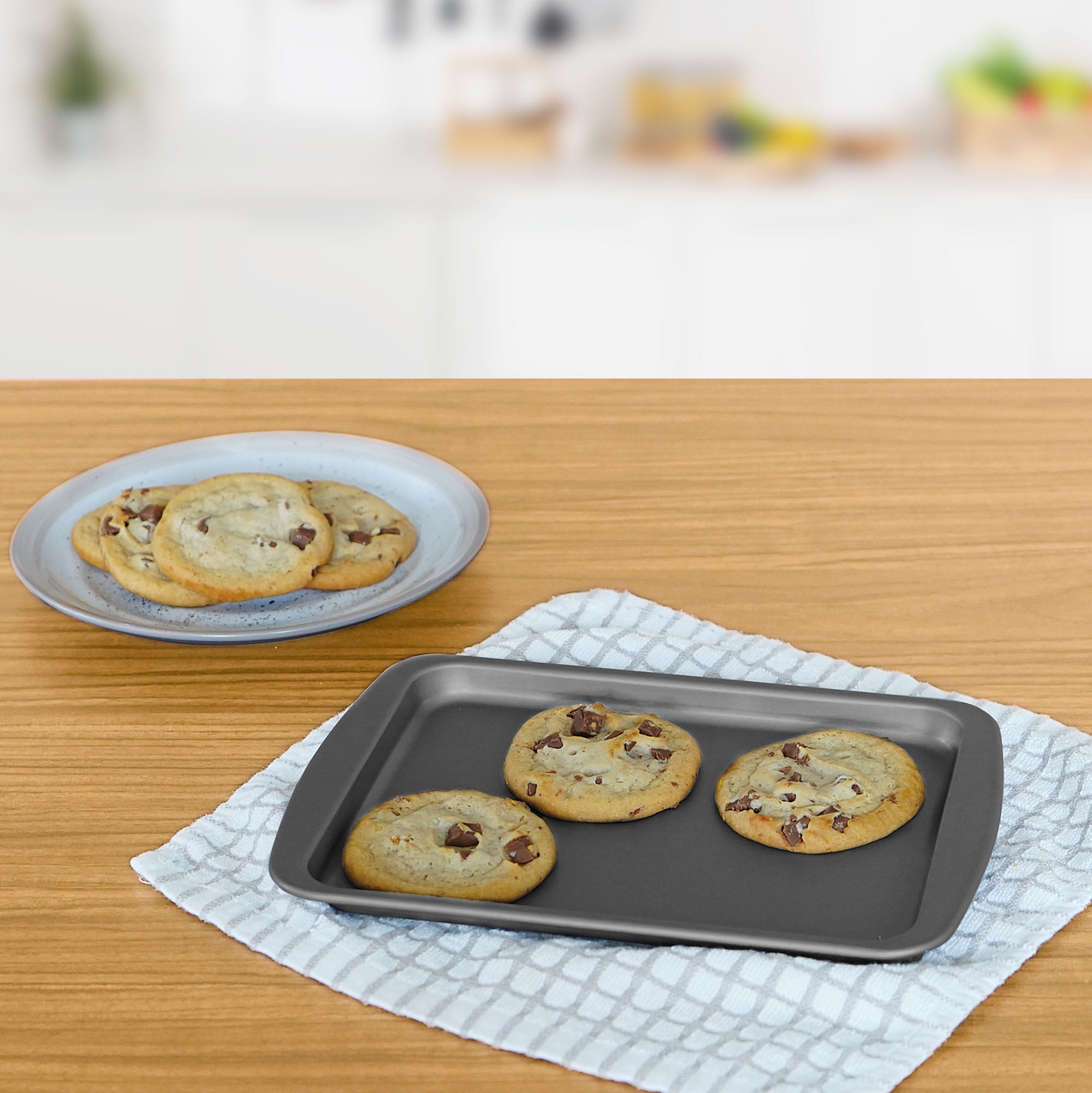 Mainstays Nonstick Cookie Sheet Set, 3 Piece Small, Medium and Large Cookie  Sheet, Baking Sheet, Gray 