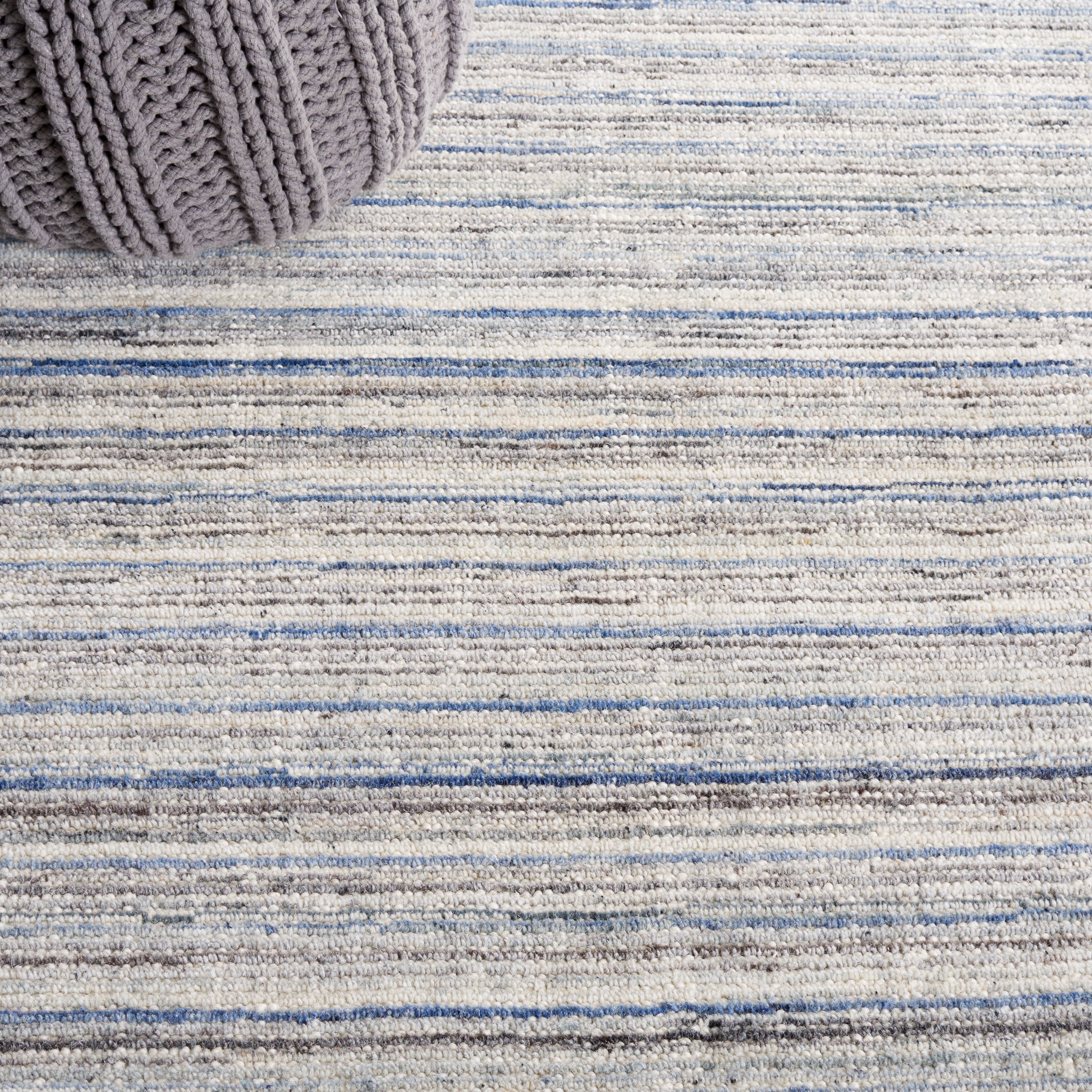 SAFAVIEH Mirage Toby Solid Area Rug, Ivory/Blue, 4' x 6'