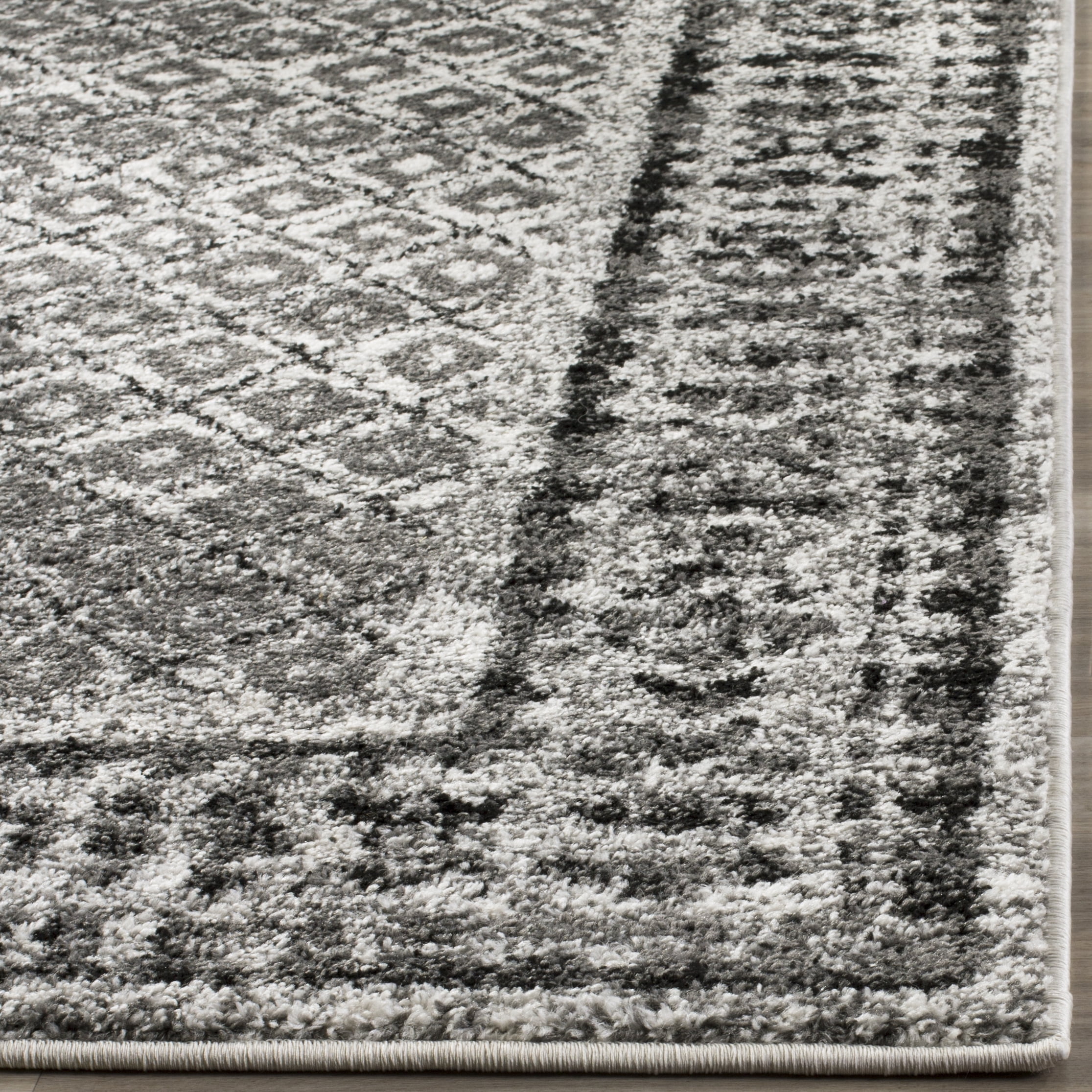 SAFAVIEH Adirondack Royston Geometric Area Rug, Ivory/Silver, 4' x 4' Square