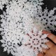 thumbnail image 3 of Adornos de copos de nieve brillantes Colgante romántico para árbol de Navidad Fiesta de Navidad, 3 of 4