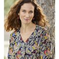 thumbnail image 3 of Atlas For Women - Blusa Impresa de Crepé para Mujer (Multicolor), 3 of 4