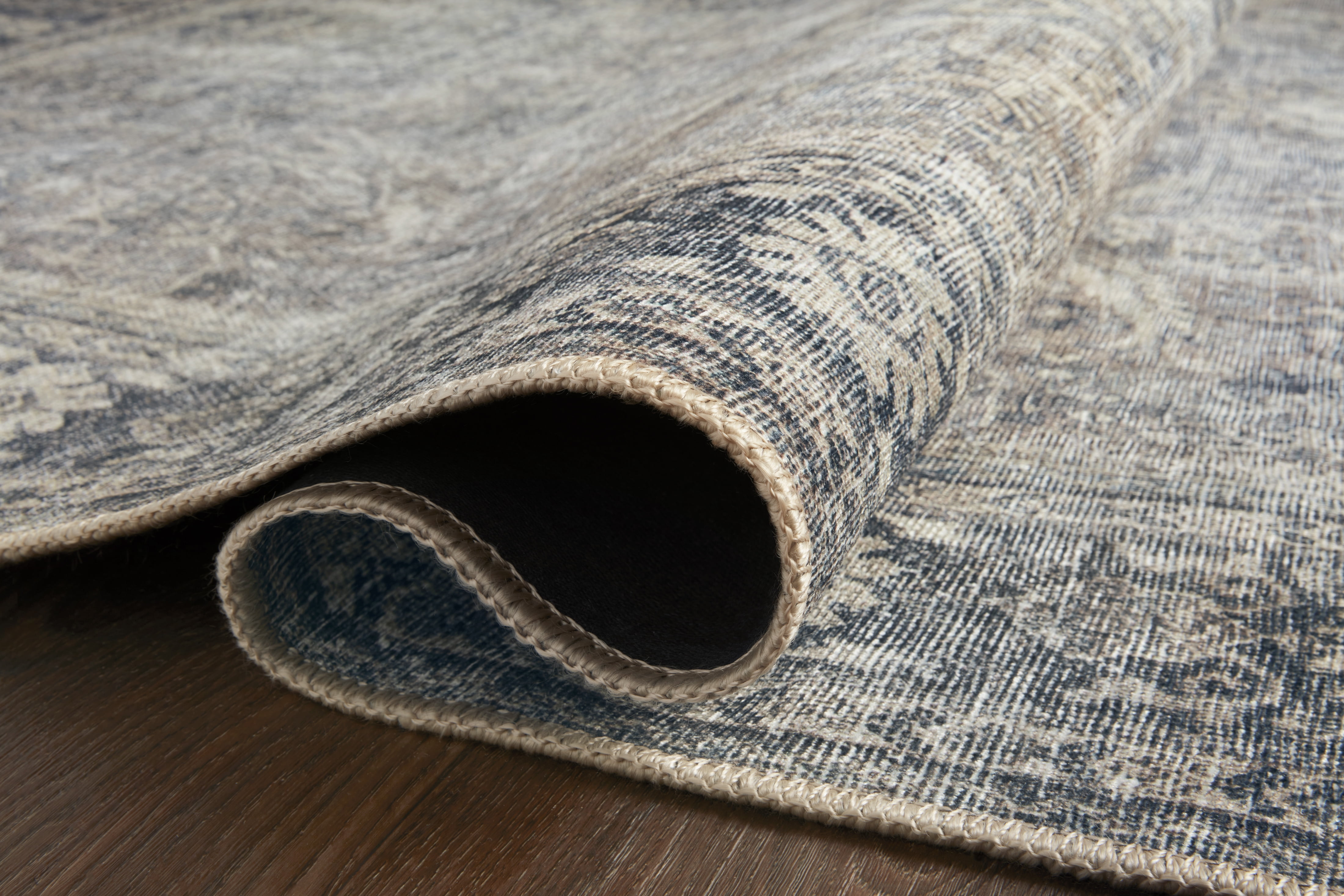 WYN-07 Grey, Charcoal 2-3" x 3-9" Size Rug