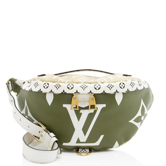 Pre-Owned Louis Vuitton Giant Monogram Canvas Bumbag