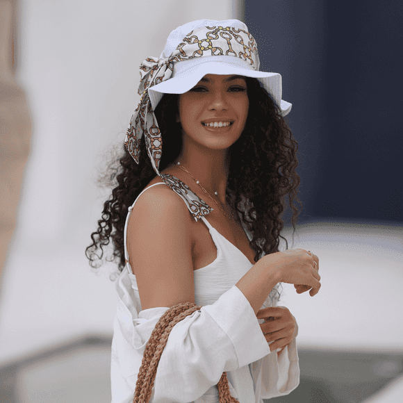 Fiorella (Cadena Dorada Blanca) Sombrero y Bufanda de Verano de Moda de Lujo para Mujer, Gorro para el Sol / Sombreros para el Sol / Sombrero de Playa / Protección UPF 50+ / Talla Nica / Regalo para Ella