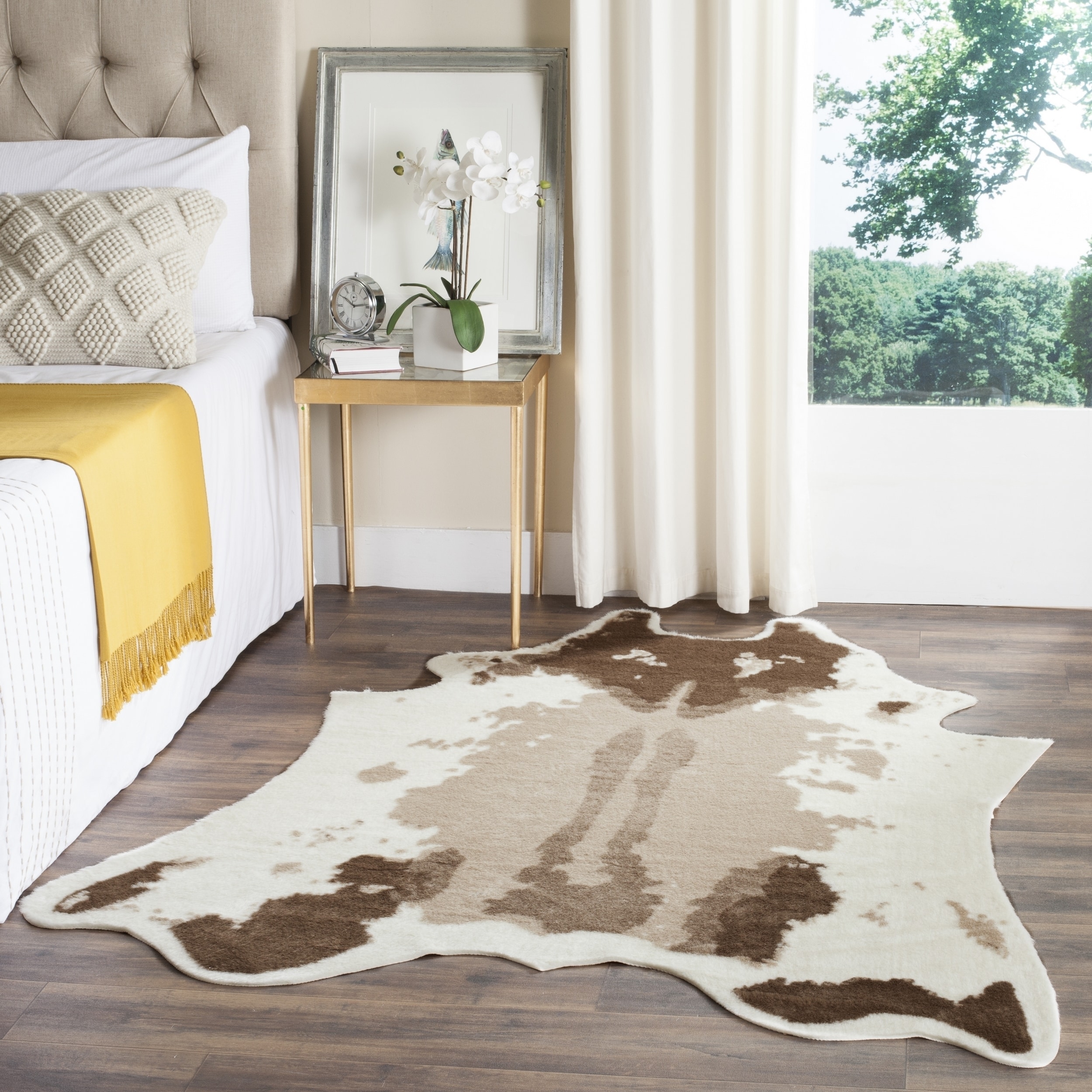 Safavieh Faux Cow Hide Contemporary Animal Faux Cowhide Beige Area