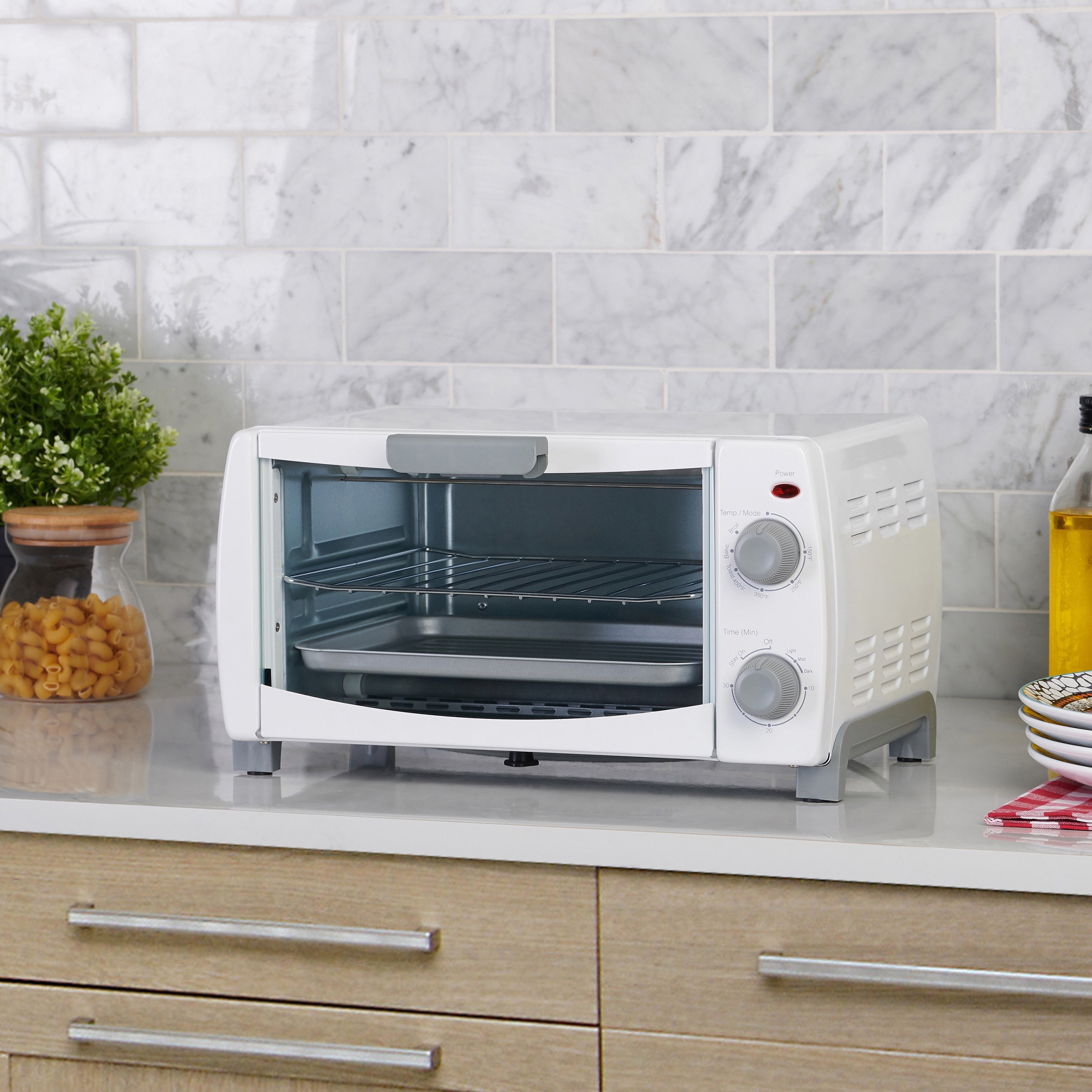 Mainstays 4-Slice White Toaster Oven with Dishwasher-Safe Rack & Pan - image 2 of 5