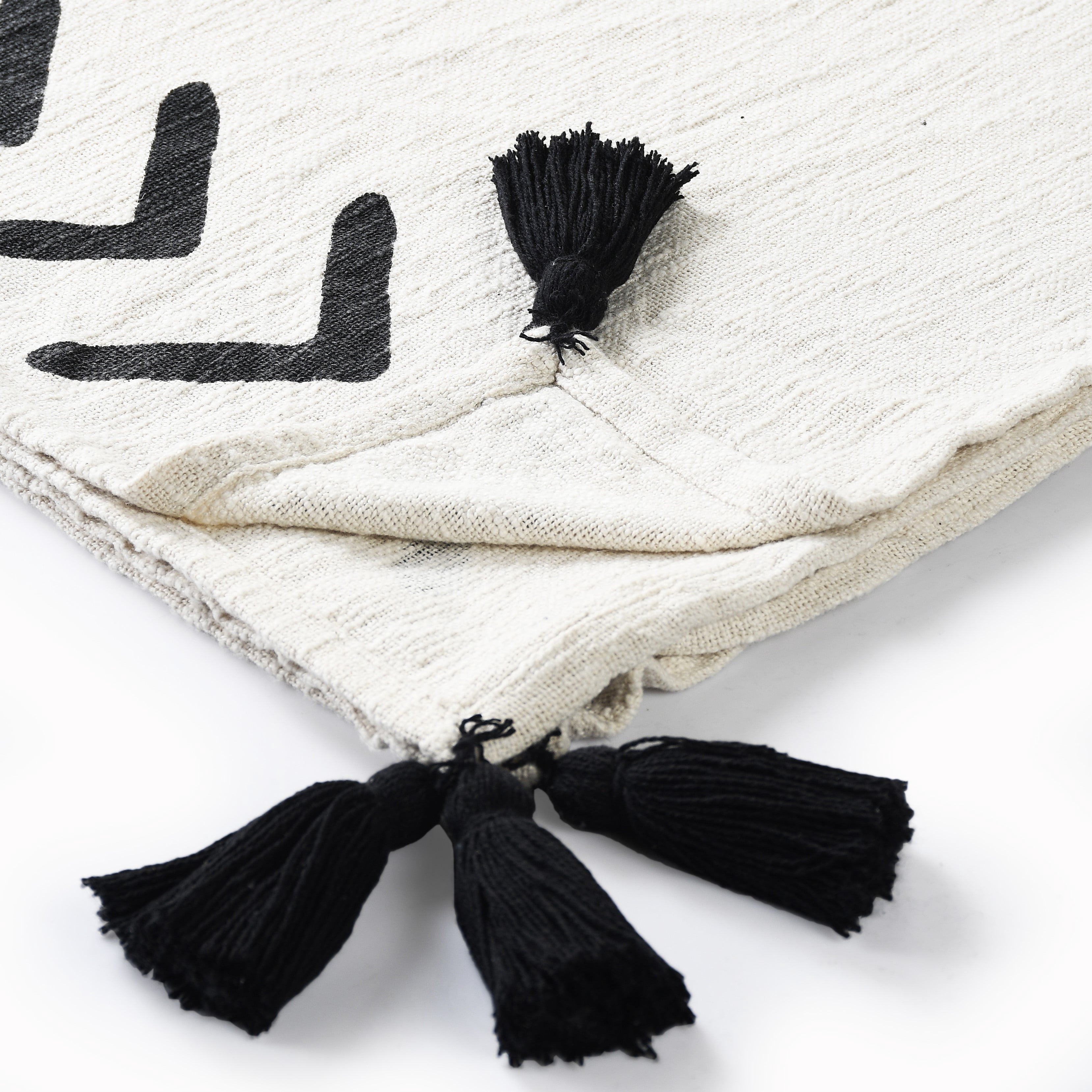 LR Home and Evette Rios Cream and Black Center Diamond Cotton Throw Blanket, 50" x 60"