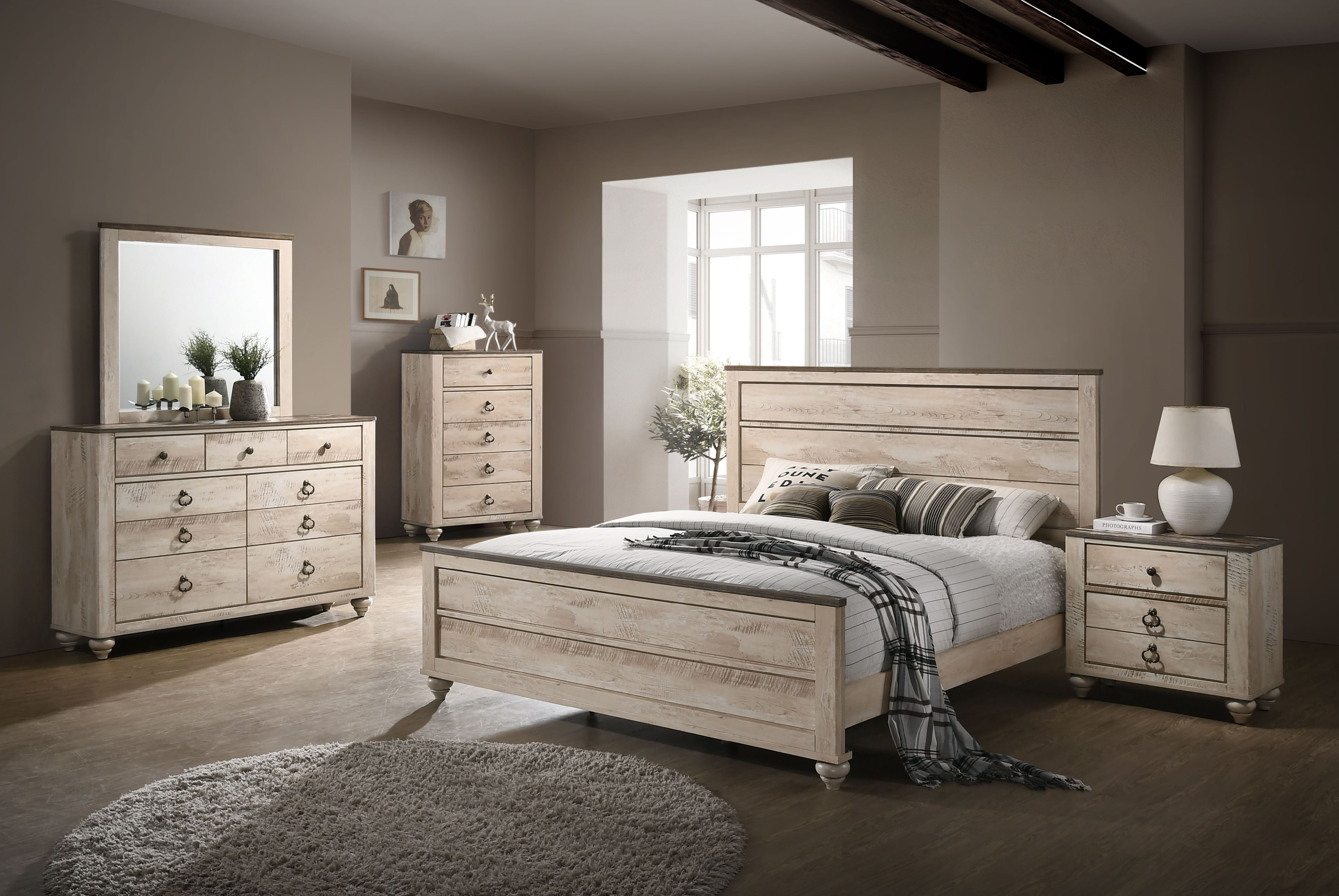 Roundhill Imerland Contemporary White Wash Finish Bedroom Set, King Bed