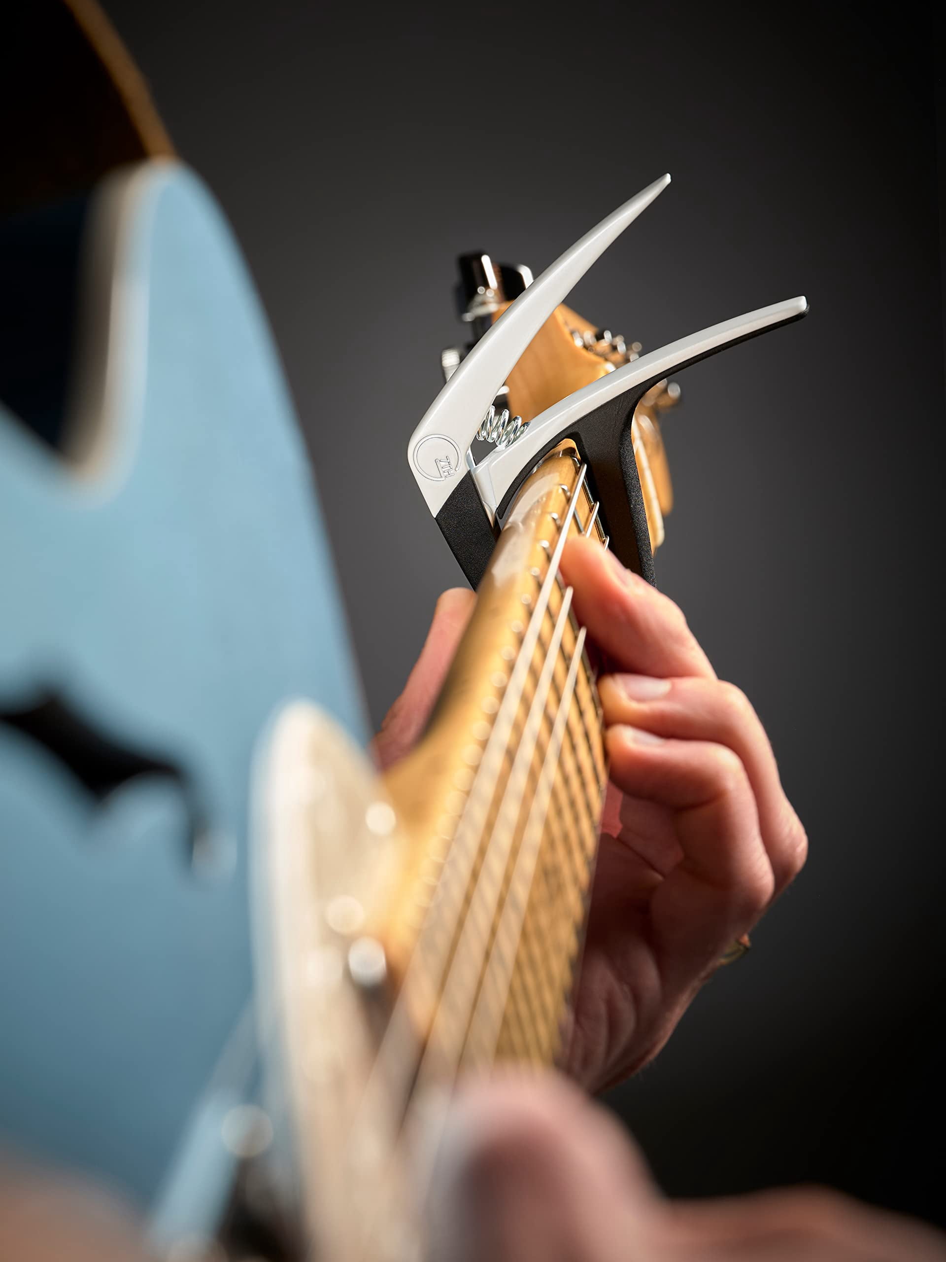 G7th Nashville Spring-Operated Guitar Capo White