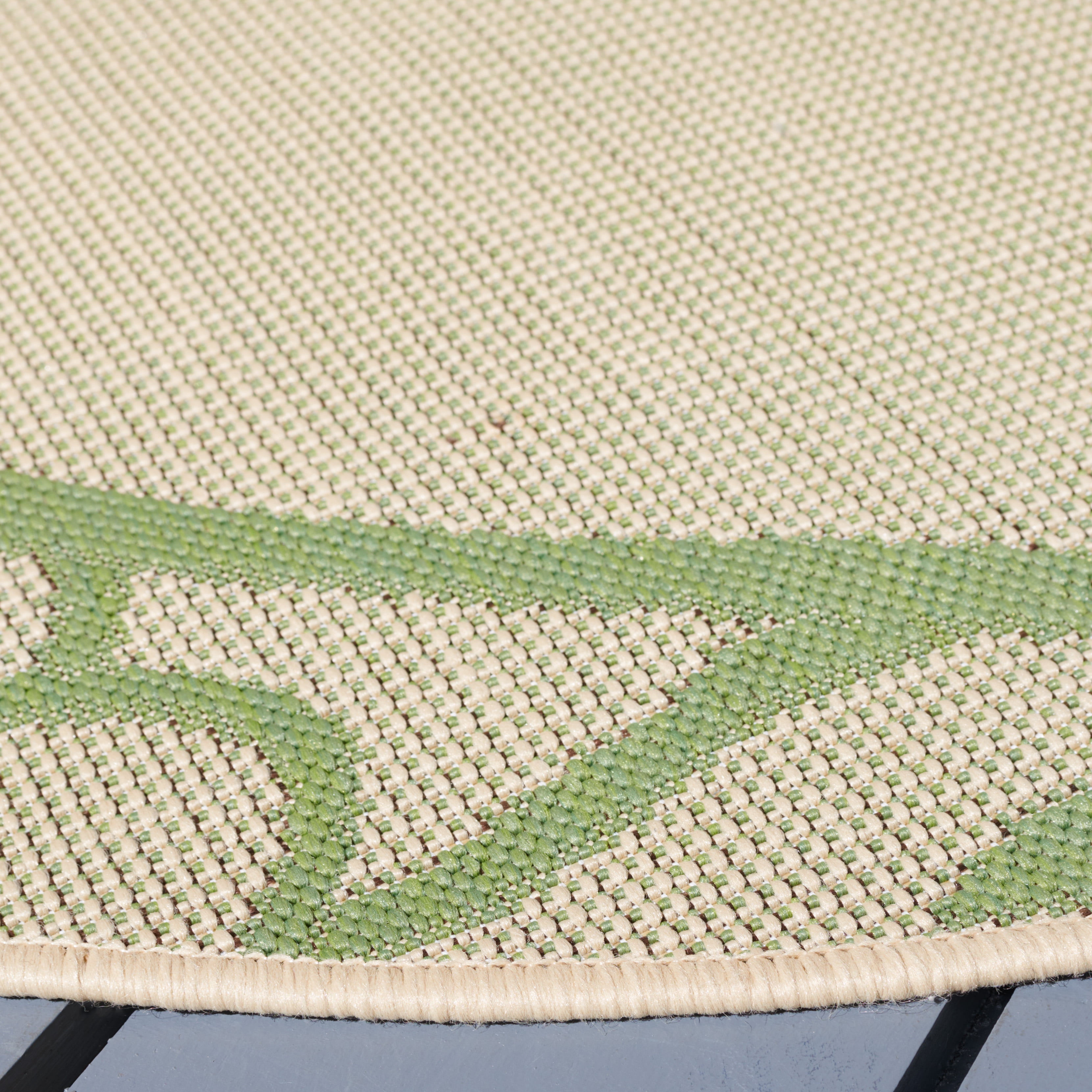 SAFAVIEH Courtyard Christian Floral Indoor/Outdoor Area Rug, Natural/Olive, 6'7" x 6'7" Round