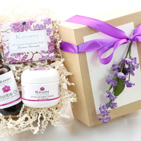 KEOMI NATURALS - Lavender Organic Bath & Body Gift Set - A GREAT MOTHER'S  DAY GIFT! - Pamper Them w/ All Natural Luxury! - Scented w/ Pure Essential  