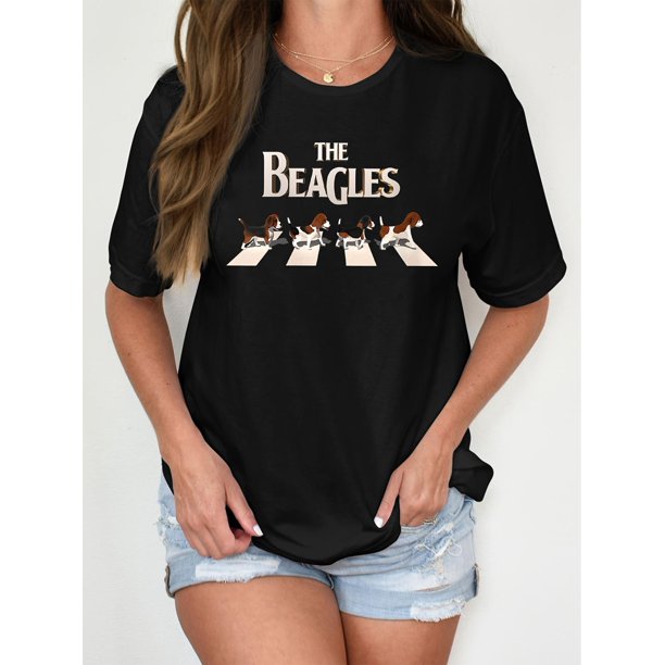 Camiseta gráfica "The Beagles" para mujer: elegante camiseta negra con diseño minimalista retro, cuello redondo cómodo, manga corta deportiva, lavable a máquina, ideal para el tiempo libre.