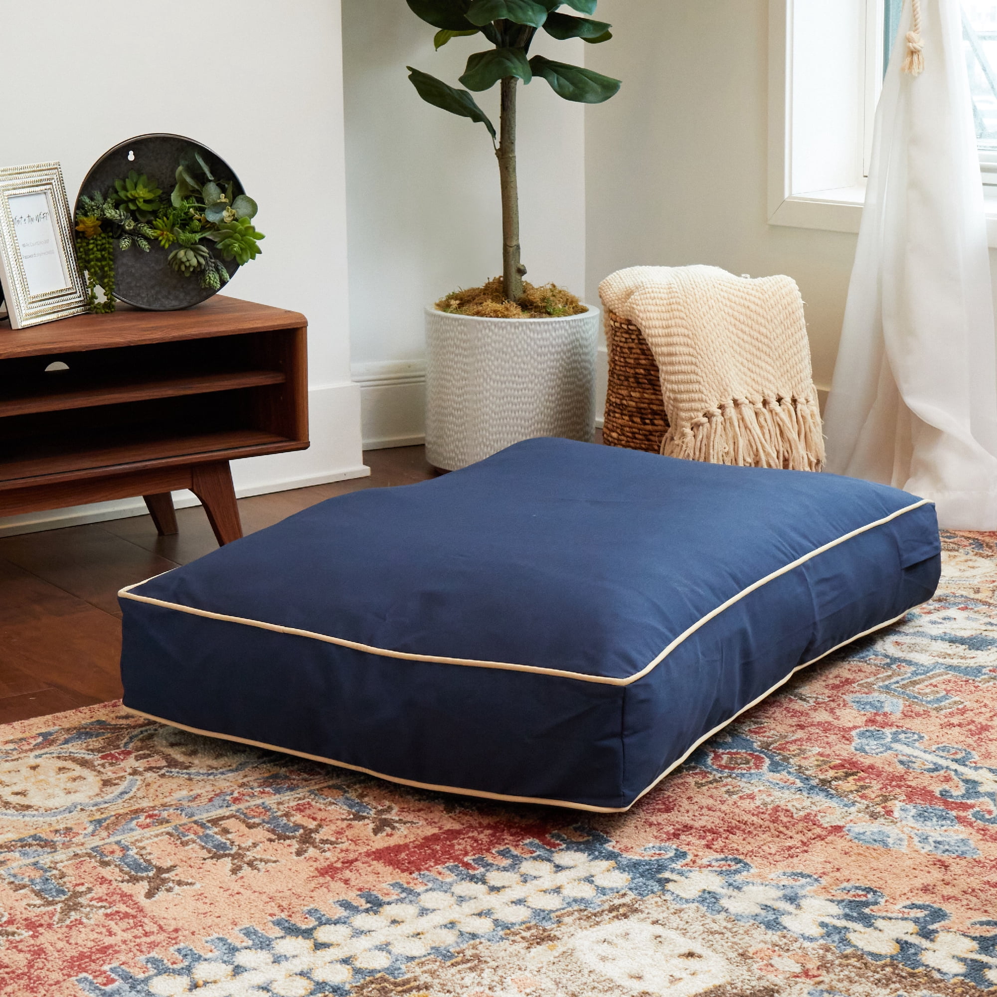 Happy Hounds Casey Indoor/Outdoor Pillow Style Dog Bed, Navy, Medium (42 x 30 in.)