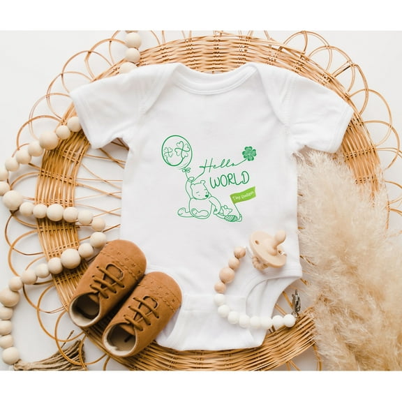 Hello World Cute Bear Onesie , St Patrick'S Day Kids Shirt, I'M New Here Baby Outfit, Newborn Baby Clothes , Pregnancy Announcement Onesie Cute and Cool Baby Bodysuit, BABY BODYSUIT LAT 4424