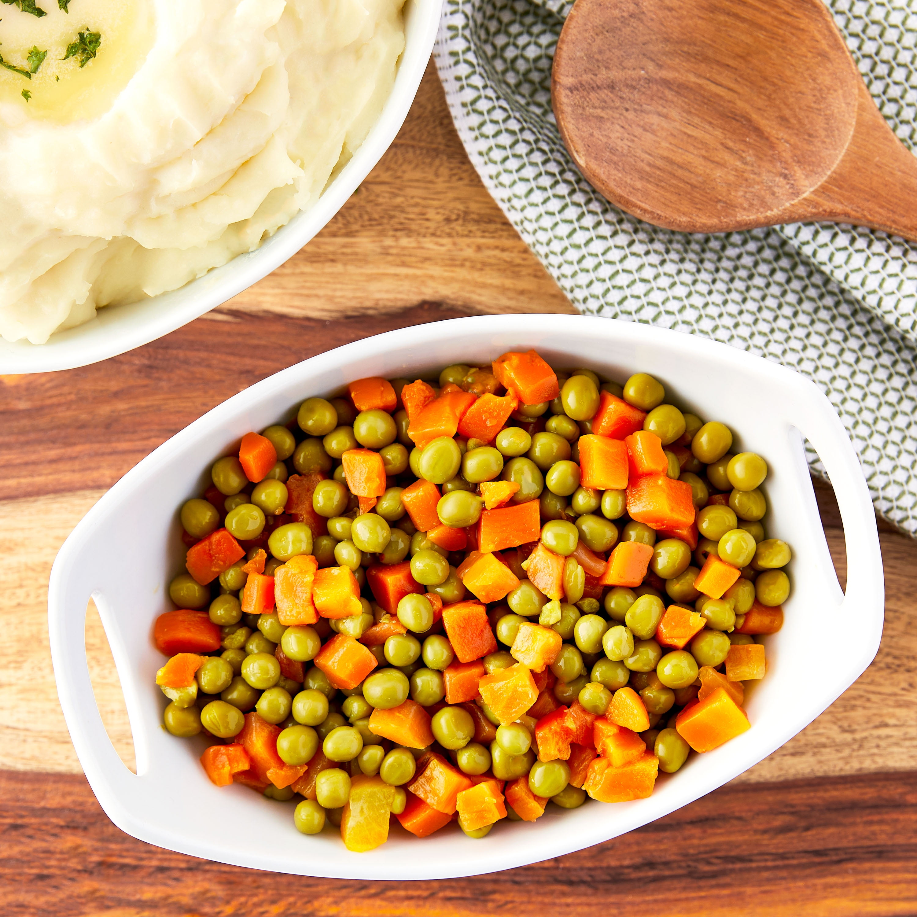 Great Value Peas & Diced Carrots, 8.5 oz Can