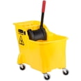 thumbnail image 2 of Cubo y escurridor Rubbermaid, 31 L, tándem sobre ruedas, color amarillo, 2 of 8