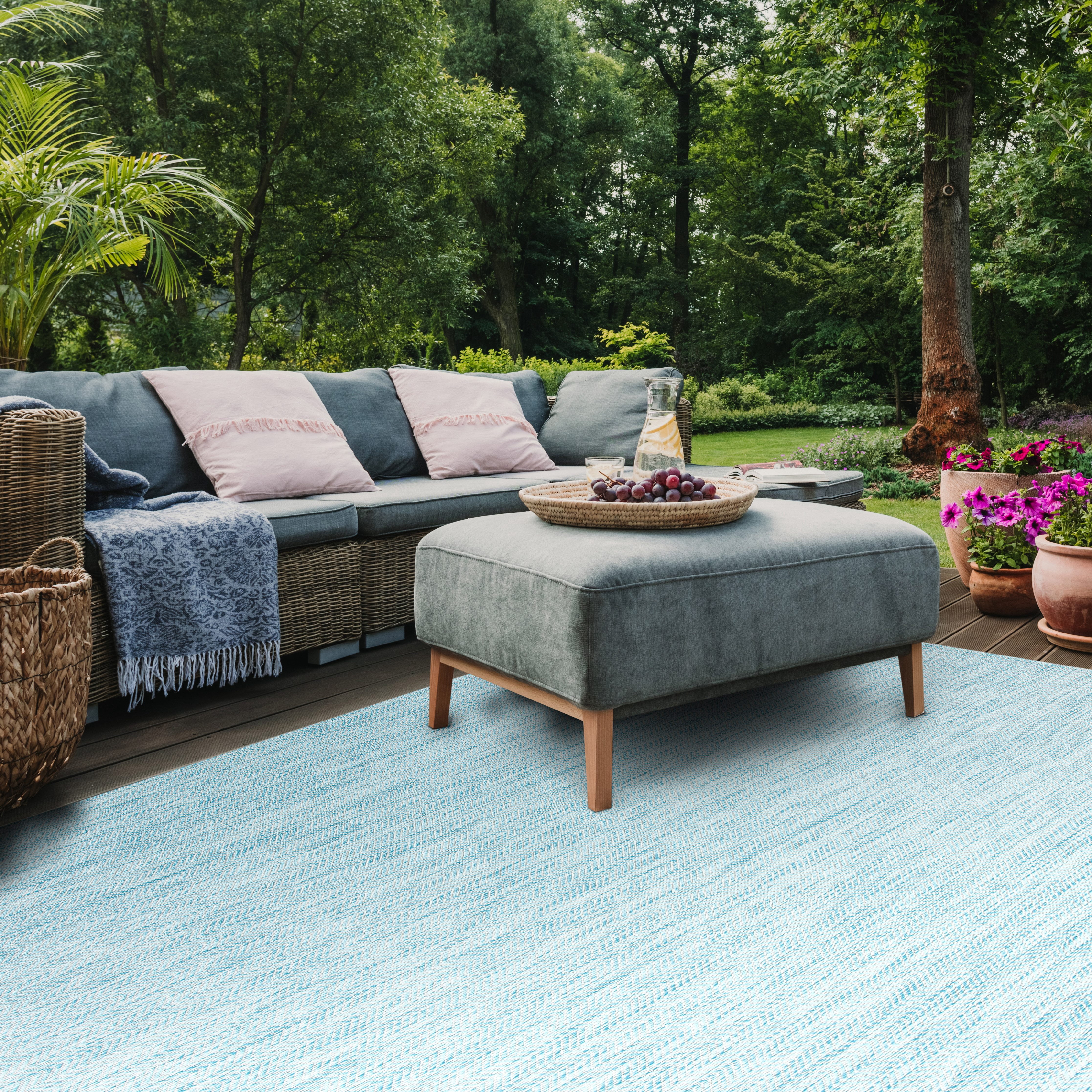 SAFAVIEH Courtyard Morven Chevron Stripes Indoor/Outdoor Area Rug, 6'7" x 9'6", Aqua/Grey
