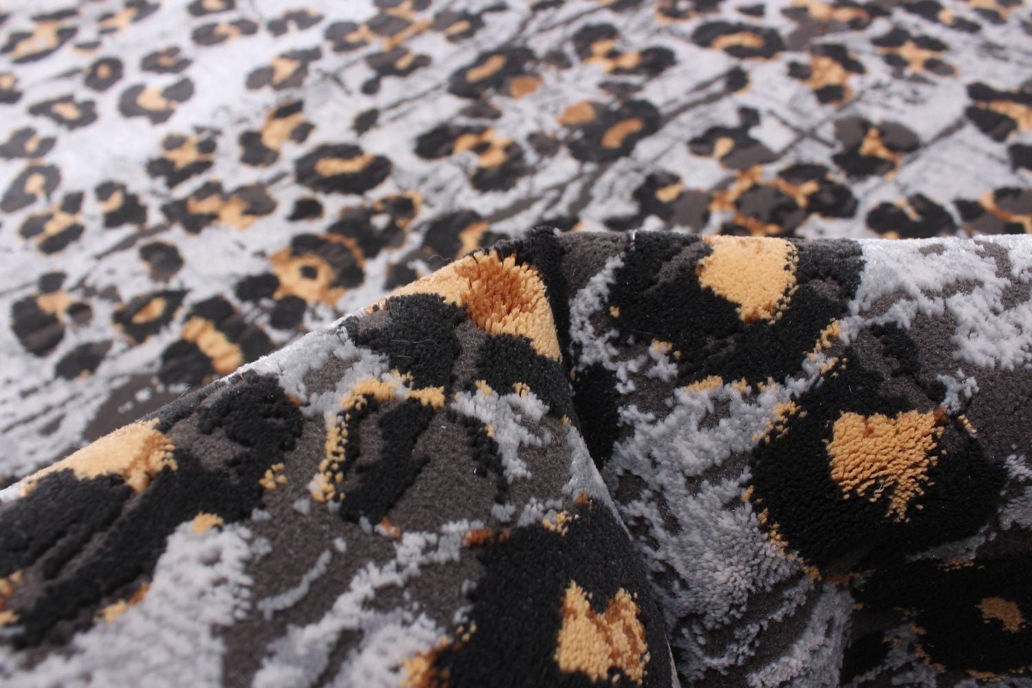 ECARPET Animal Print Soft & Fluffy Carpet for Bedroom, Cheetah Collection